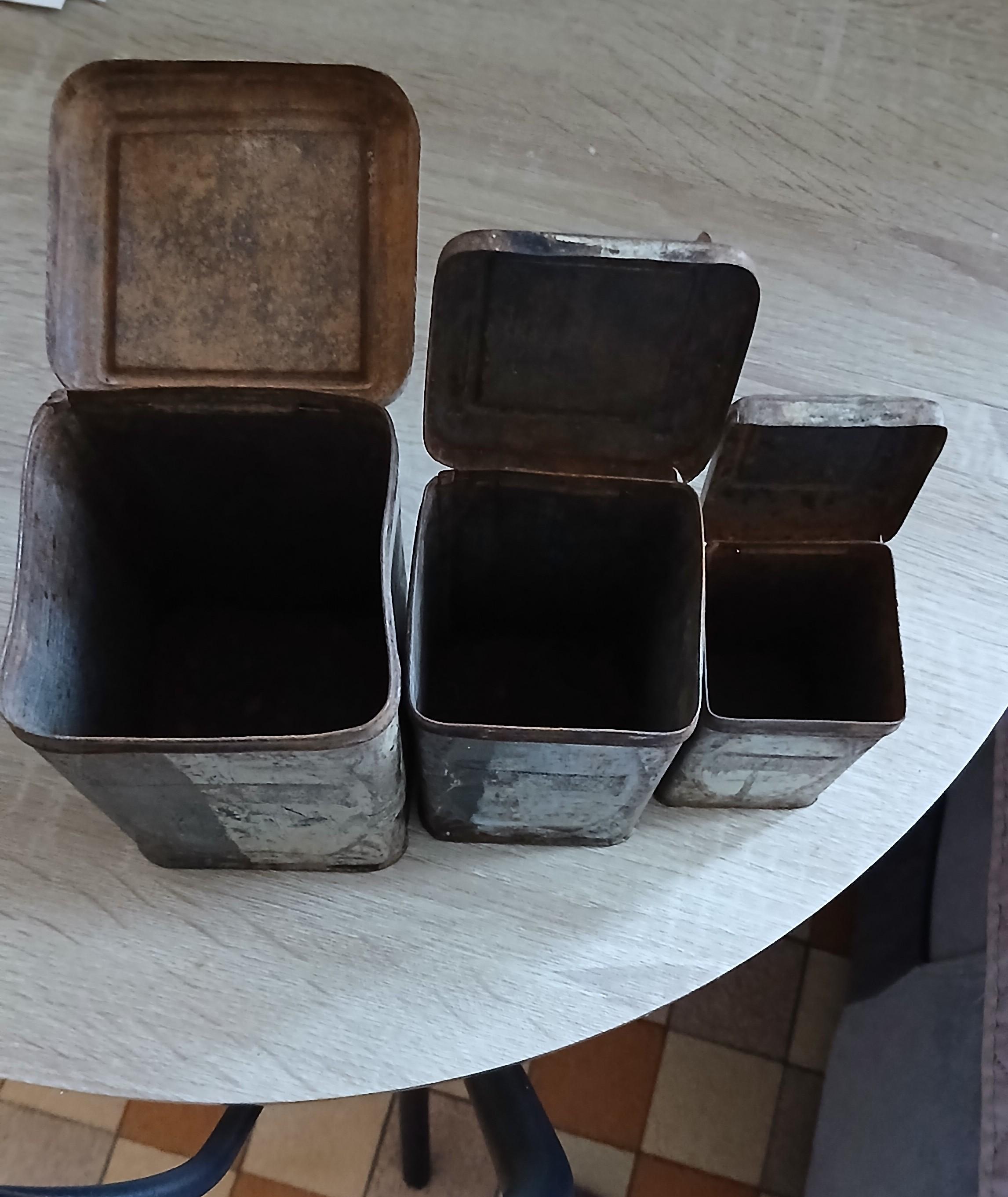 troc de troc lots de boîtes en fer ( un peu rouillé) image 1