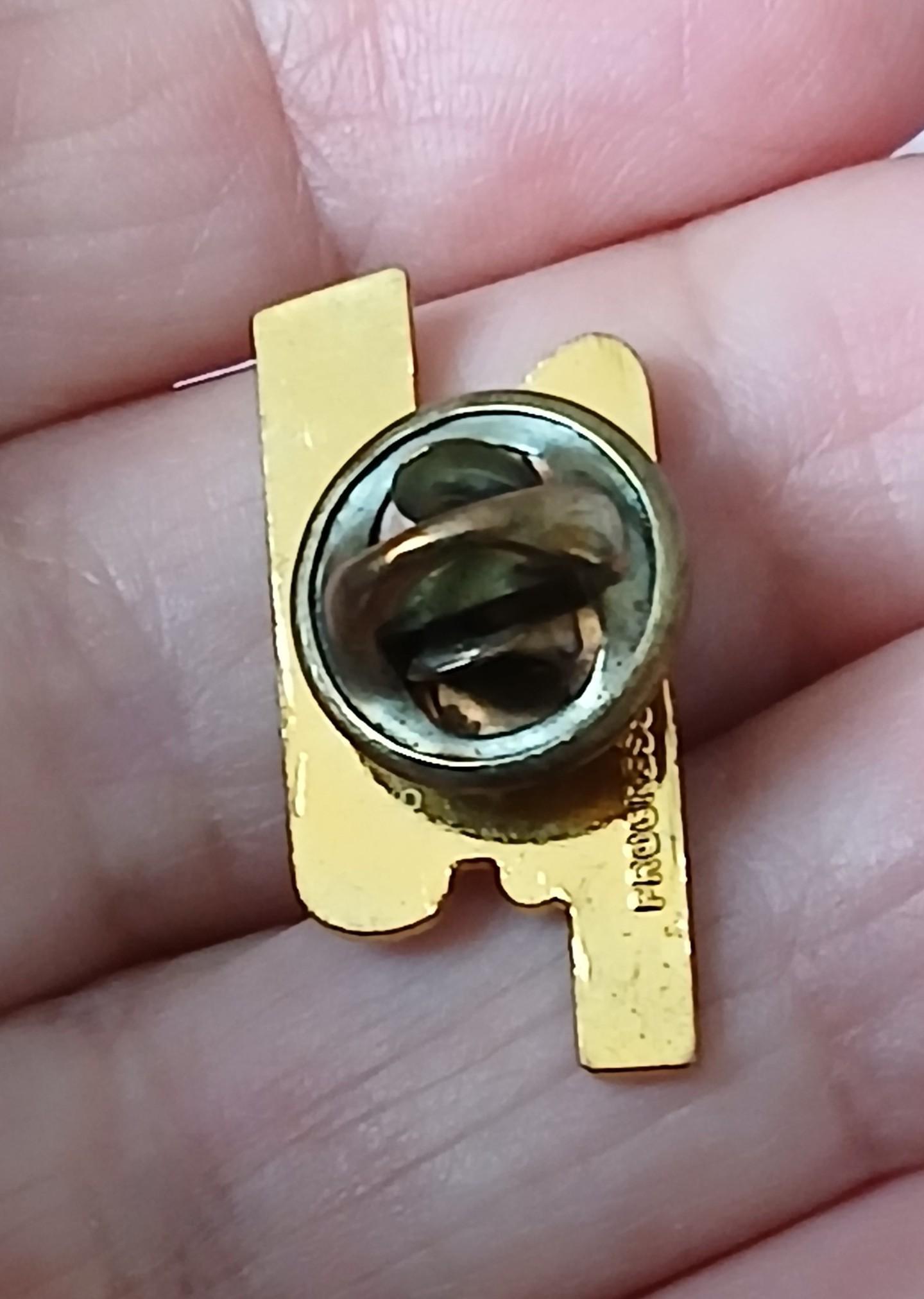 troc de troc reserver. un pins image 1