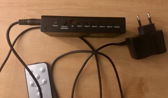 troc de troc mini switch répartiteur hdmi avec télécommande - 5 ports image 1