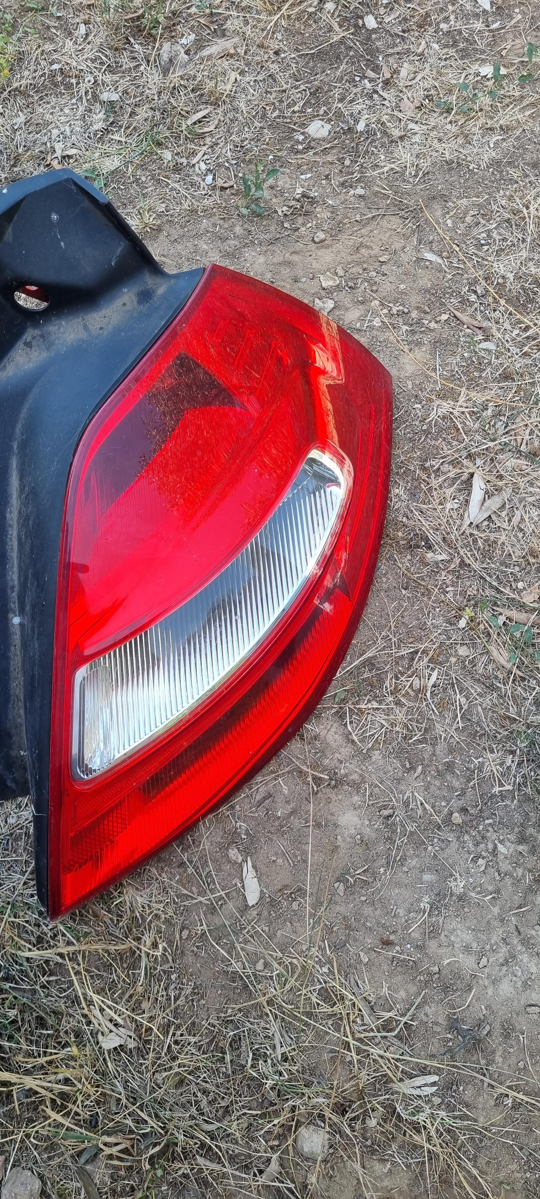 troc de troc paire feu arriere megane 2 phase 2 image 0