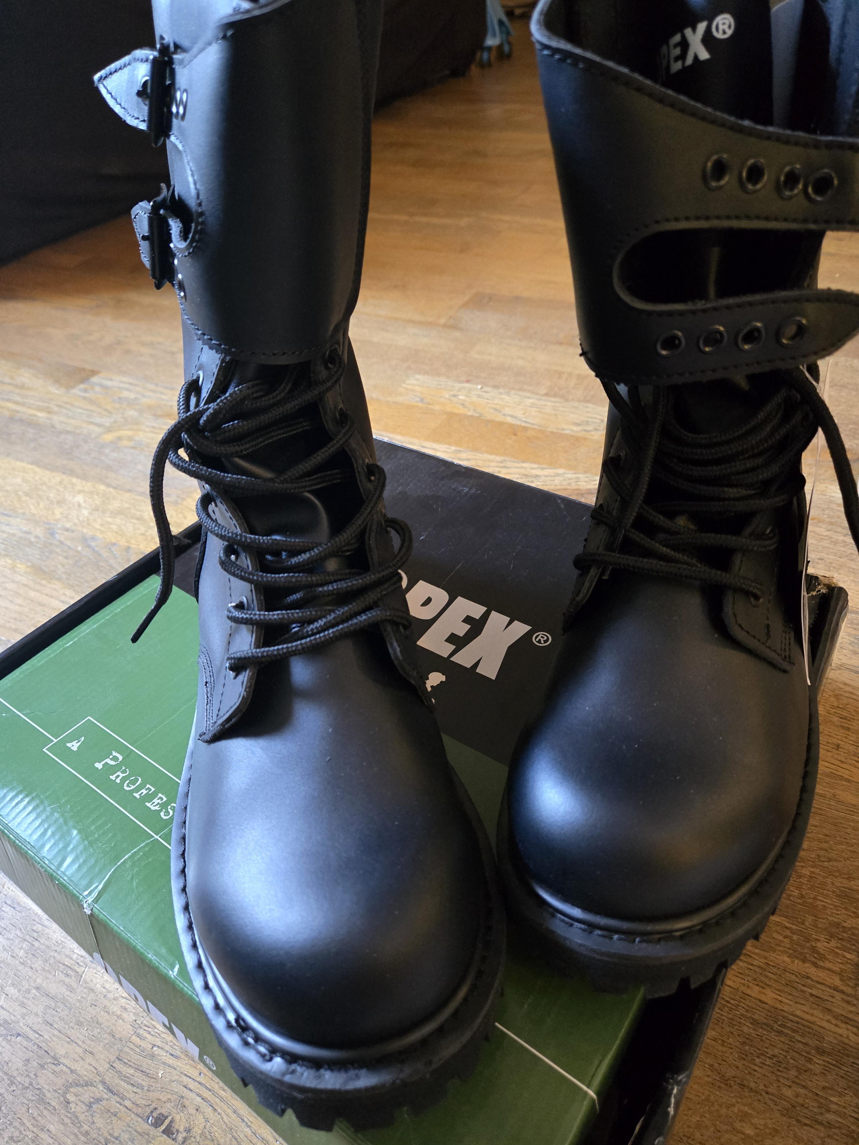 troc de troc rangers françaises opex cuir souple – taille 43 – neuves avec éti image 0
