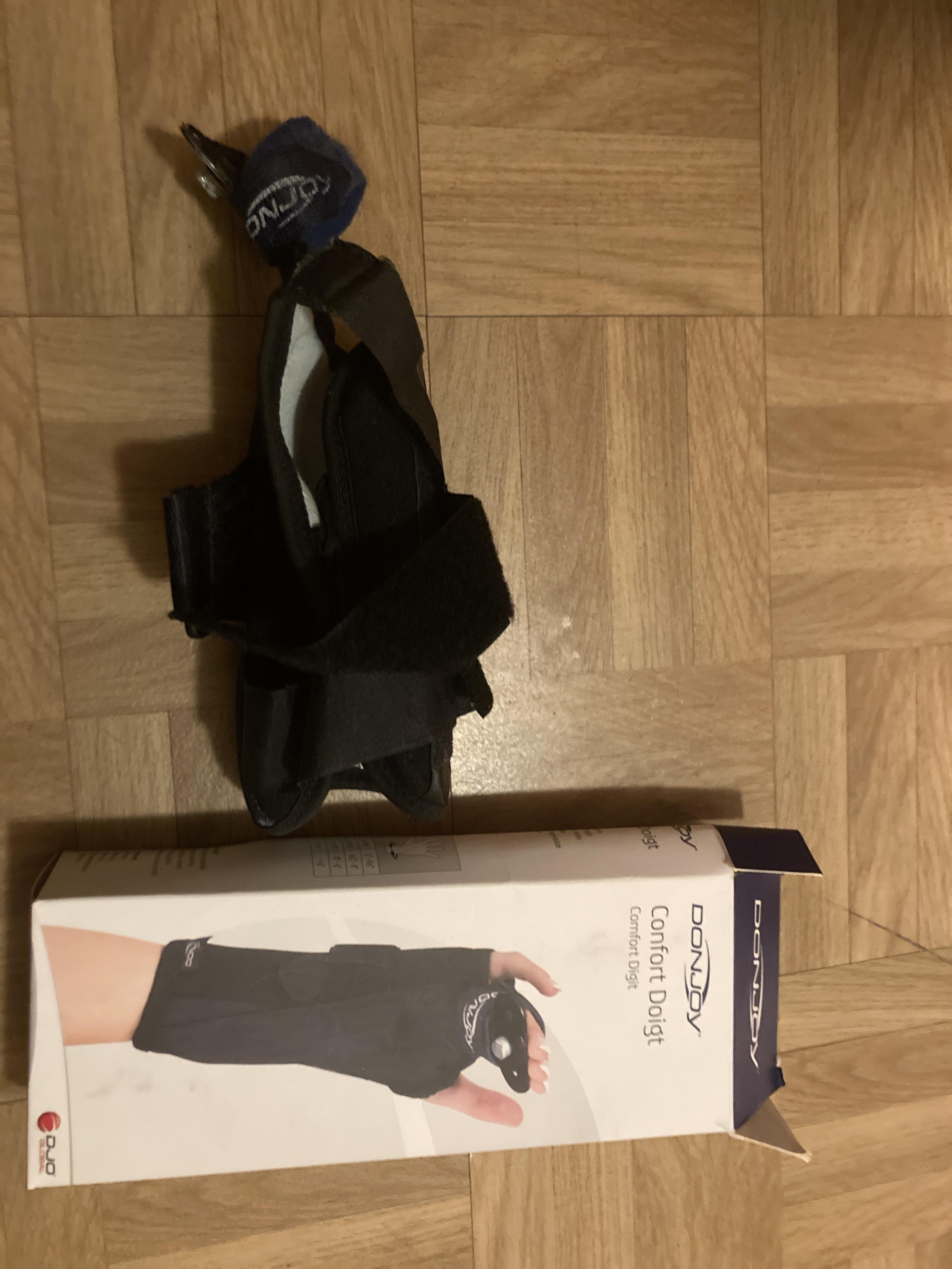 troc de troc atelle du poignet droit avec doigts image 0