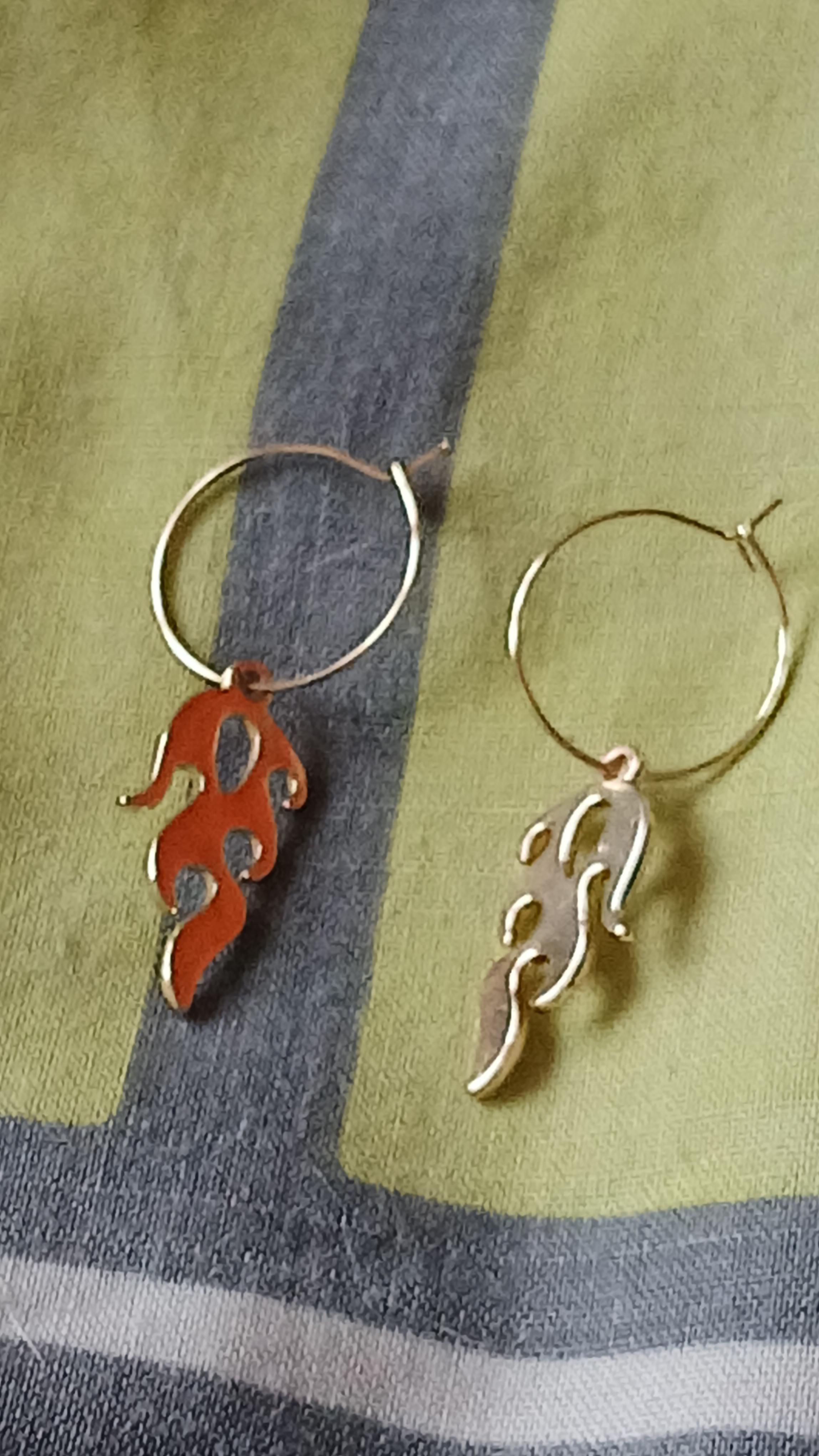 troc de troc une paire de boucle d oreille image 0