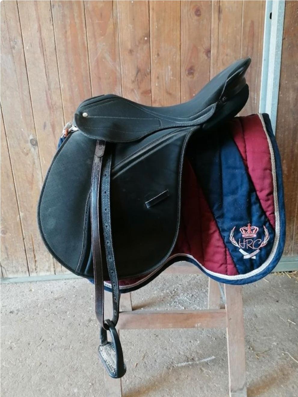 troc de troc selle 16" image 0
