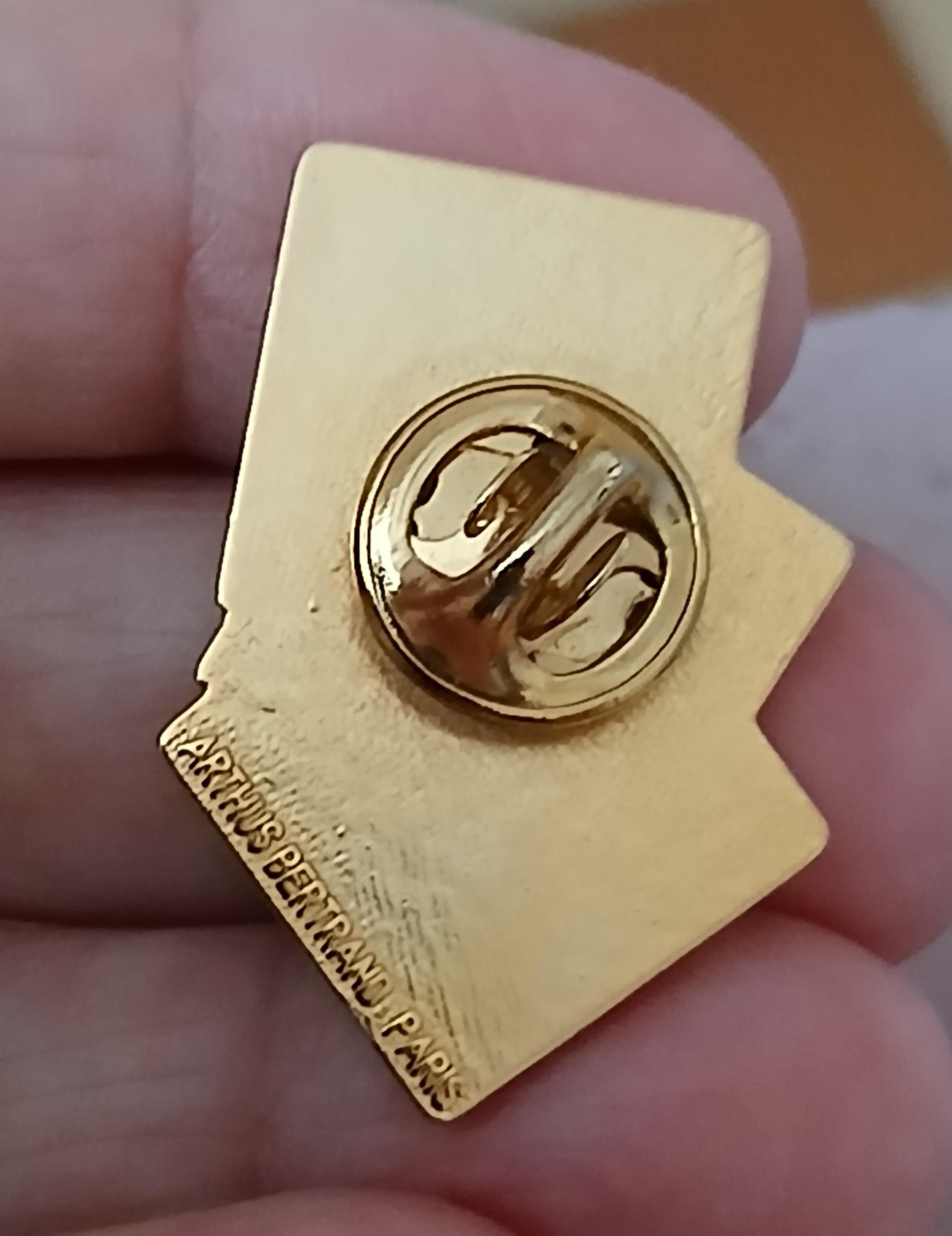 troc de troc reserver. un pins ' lindt les carres ' image 2