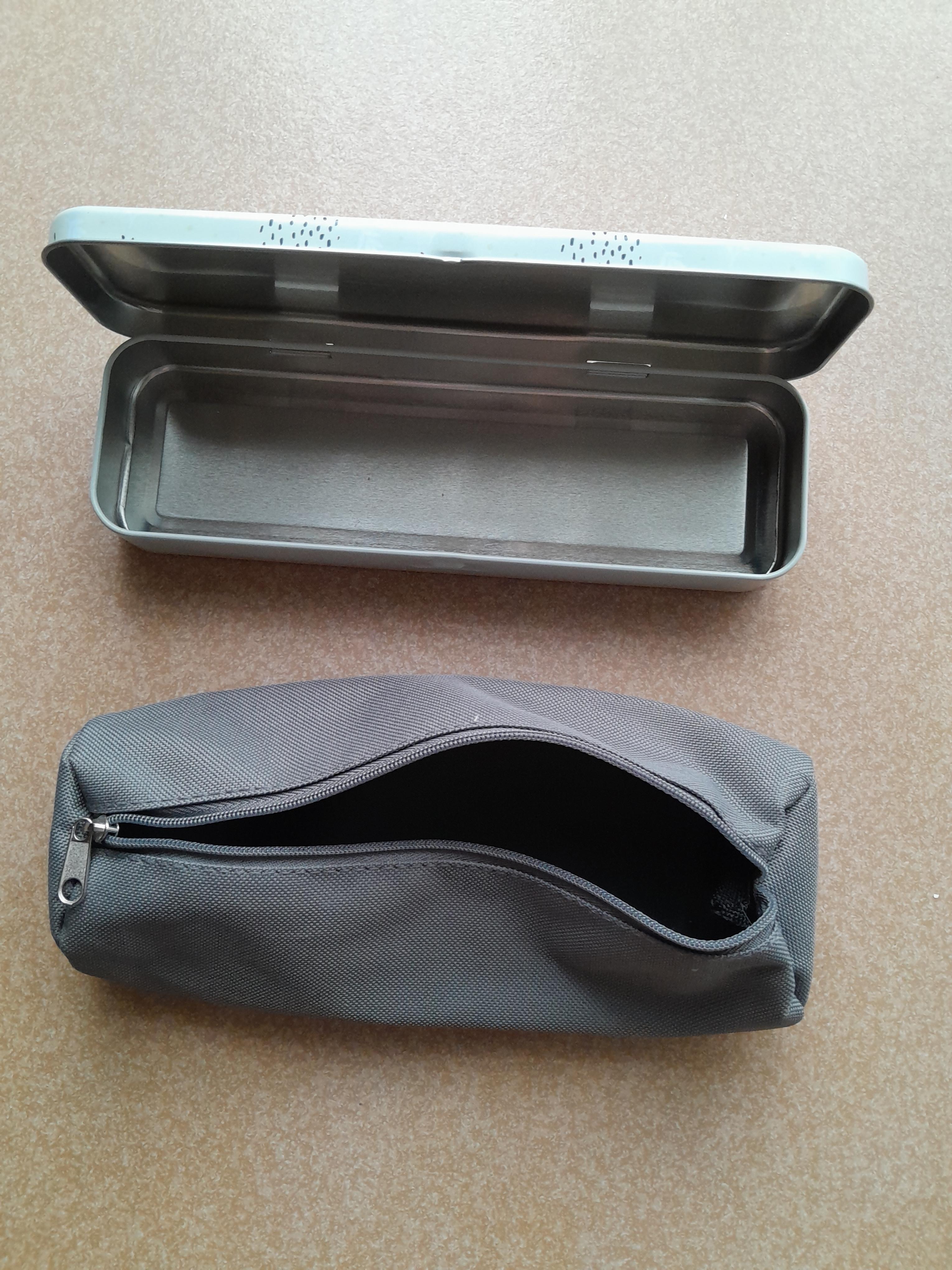 troc de troc 1 trousse , 1 boîtes à crayons image 1