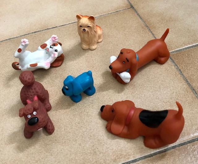 troc de troc lot 8 figurines de chiens - trop mignonnes image 0