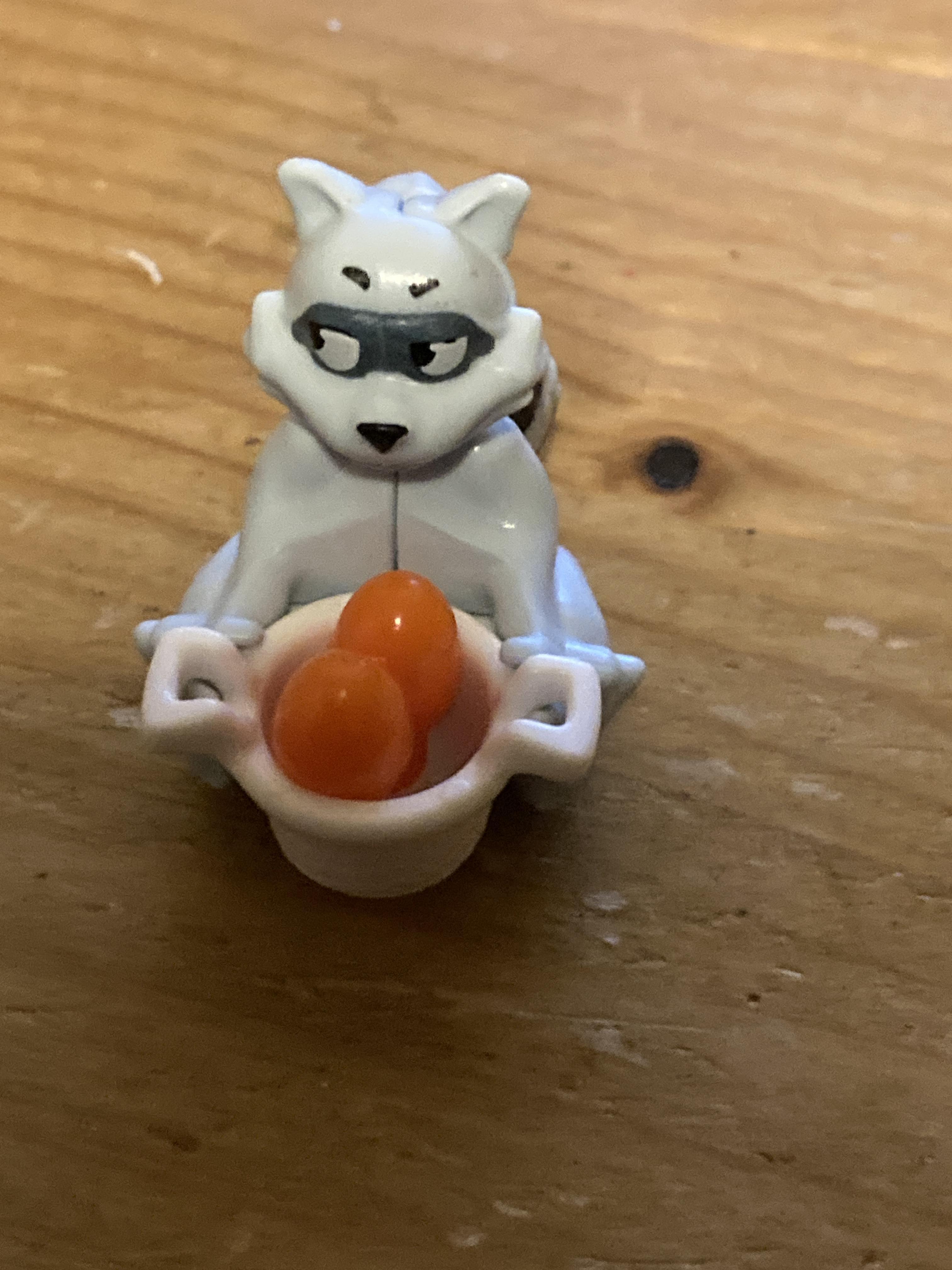 troc de troc réservé jouet kinder rayon laveur avec panier d’oeufs image 0