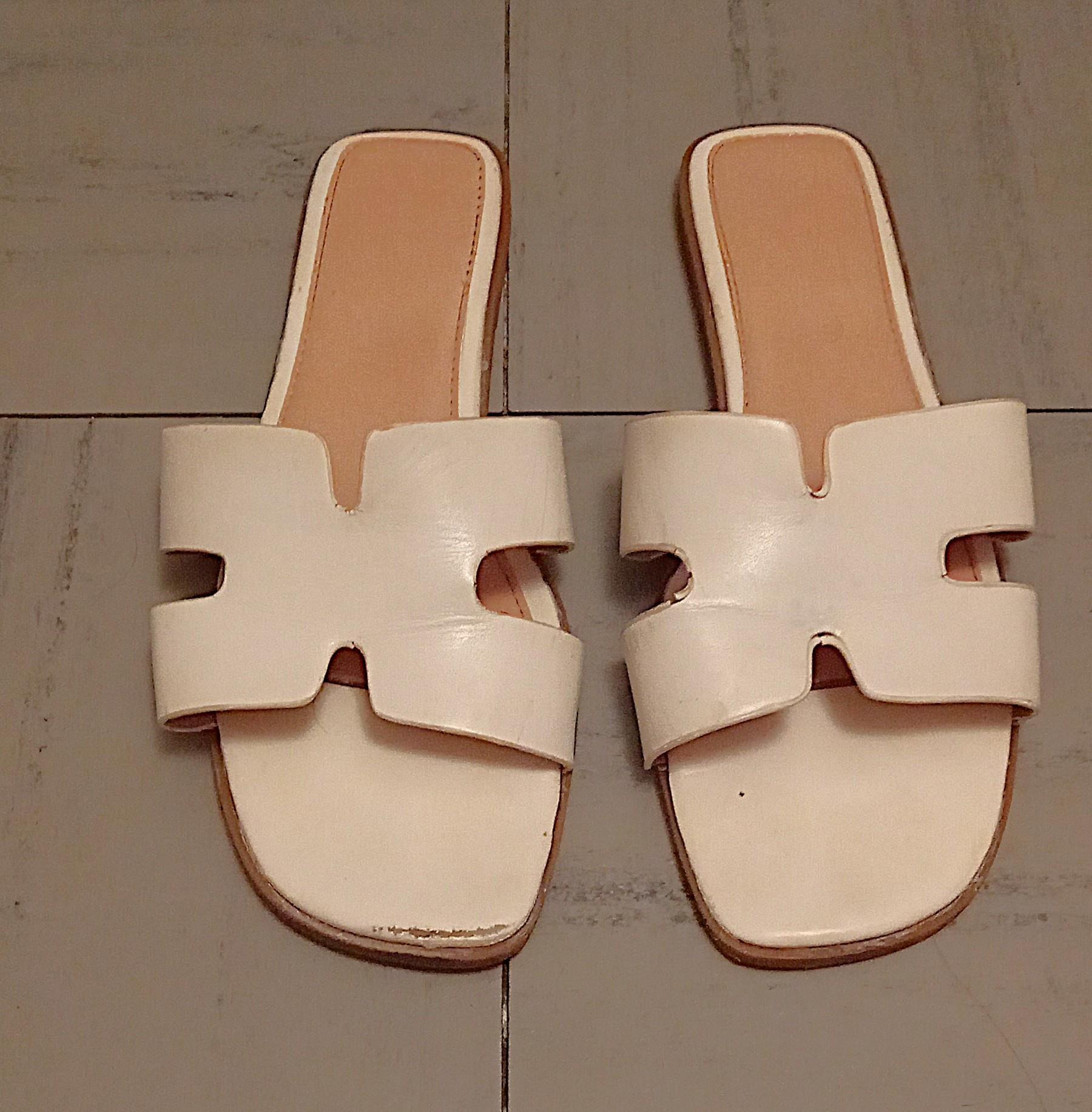 troc de troc sandales plates blanches. image 0
