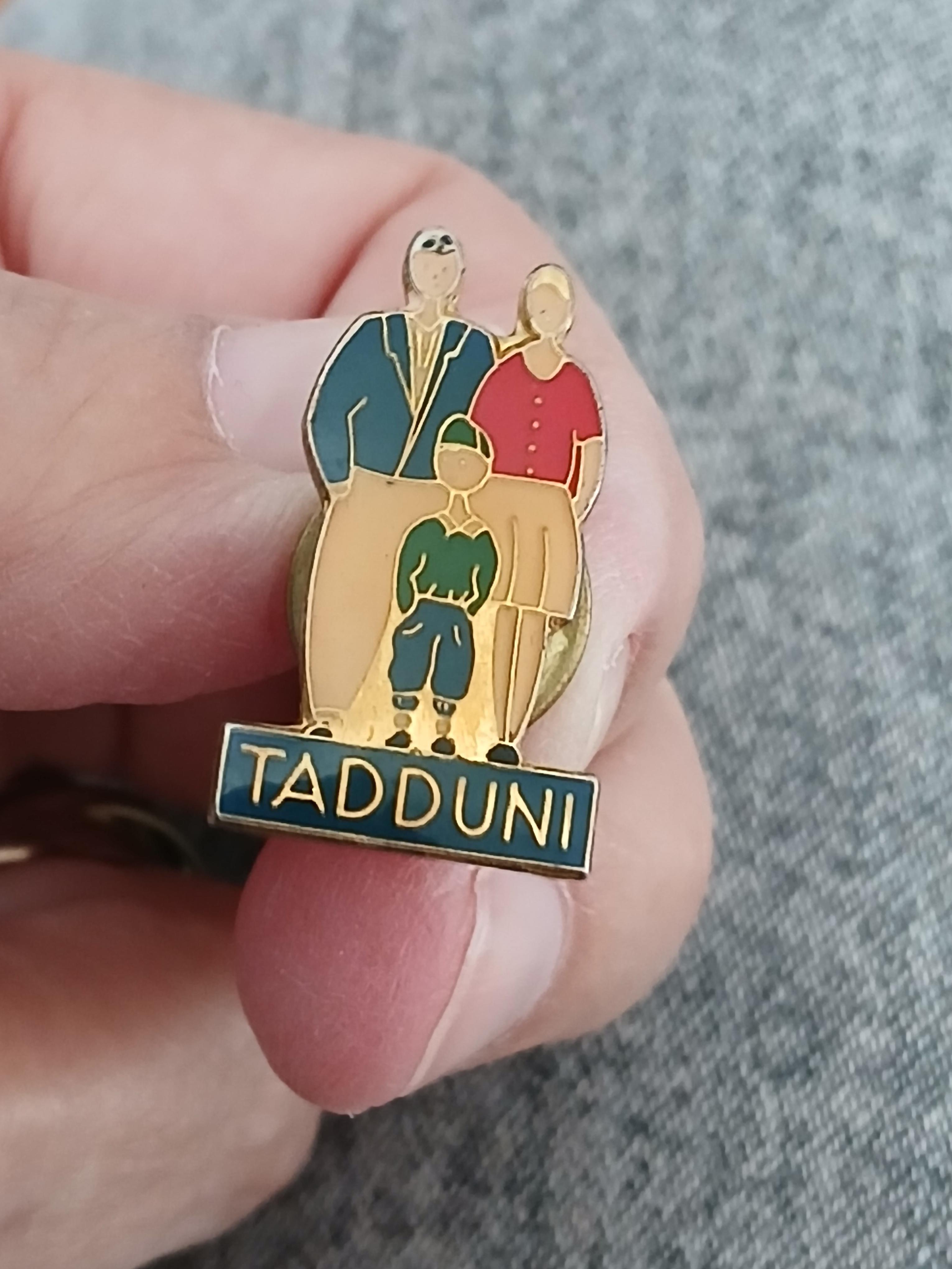 troc de troc reserver. gigi un pins image 0