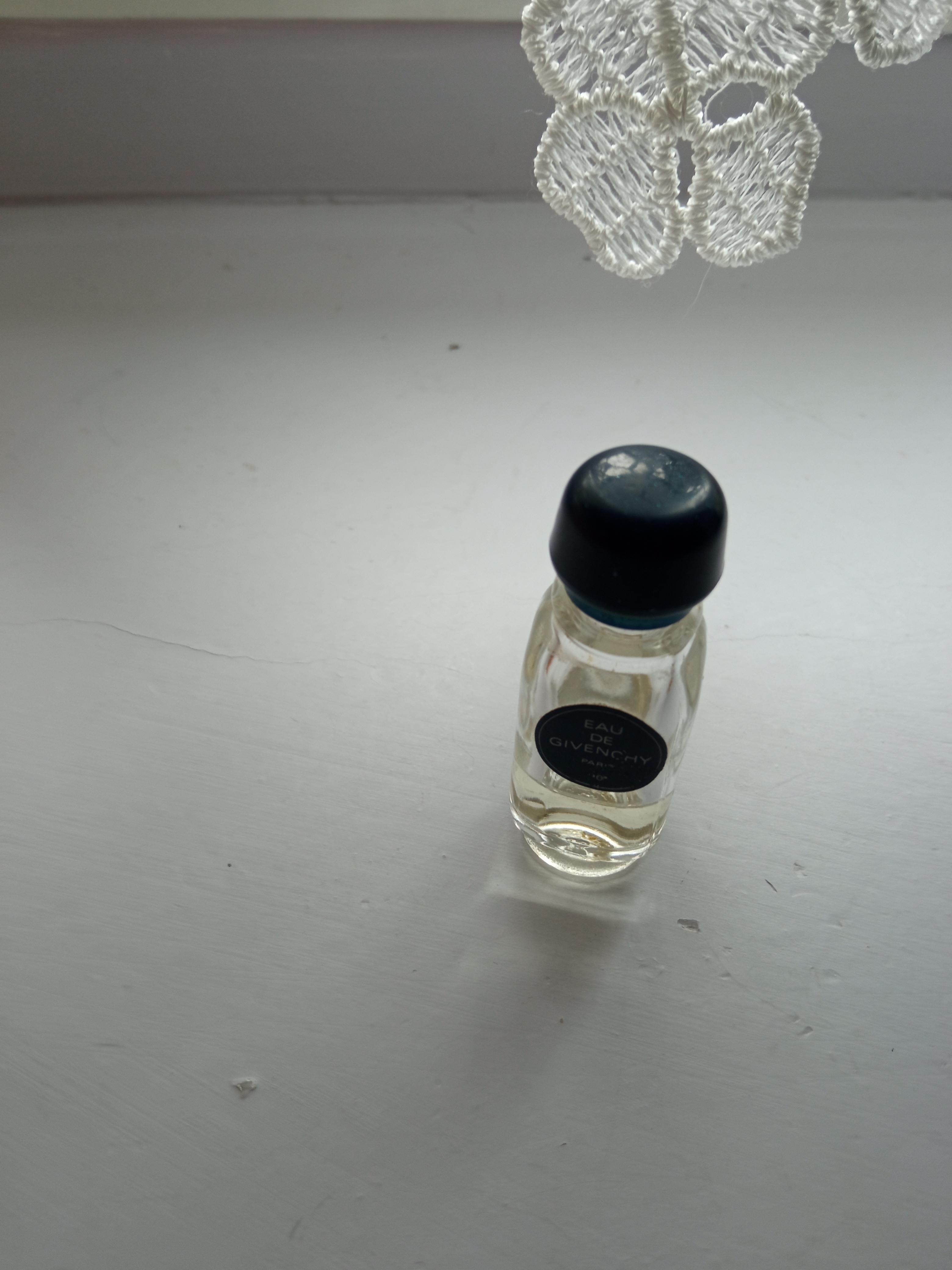 troc de troc miniature eau de givenchy image 0