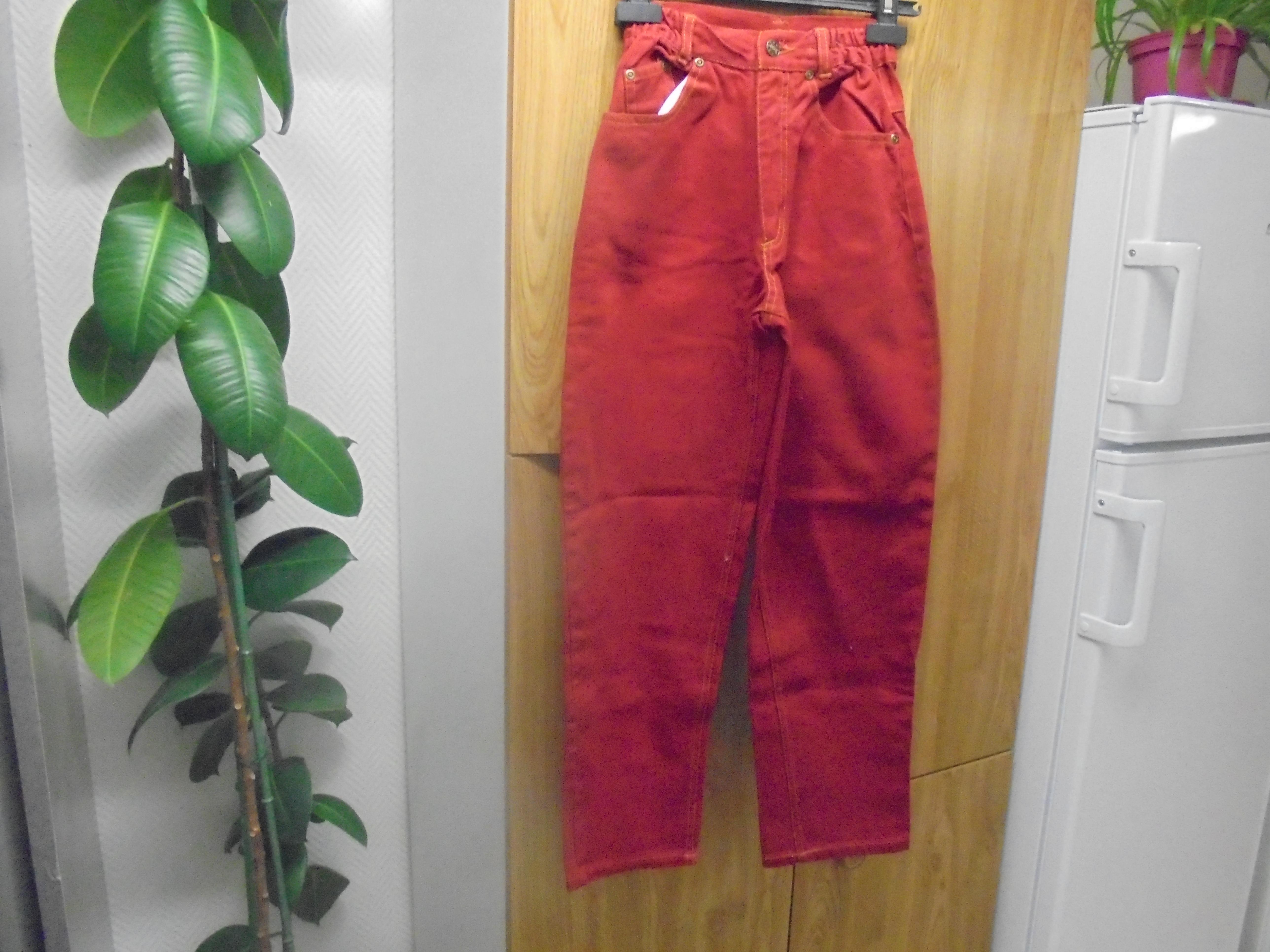 troc de troc jeans rouge  taille 10  ans  tour de taille 28 cm    6  noisettes image 0