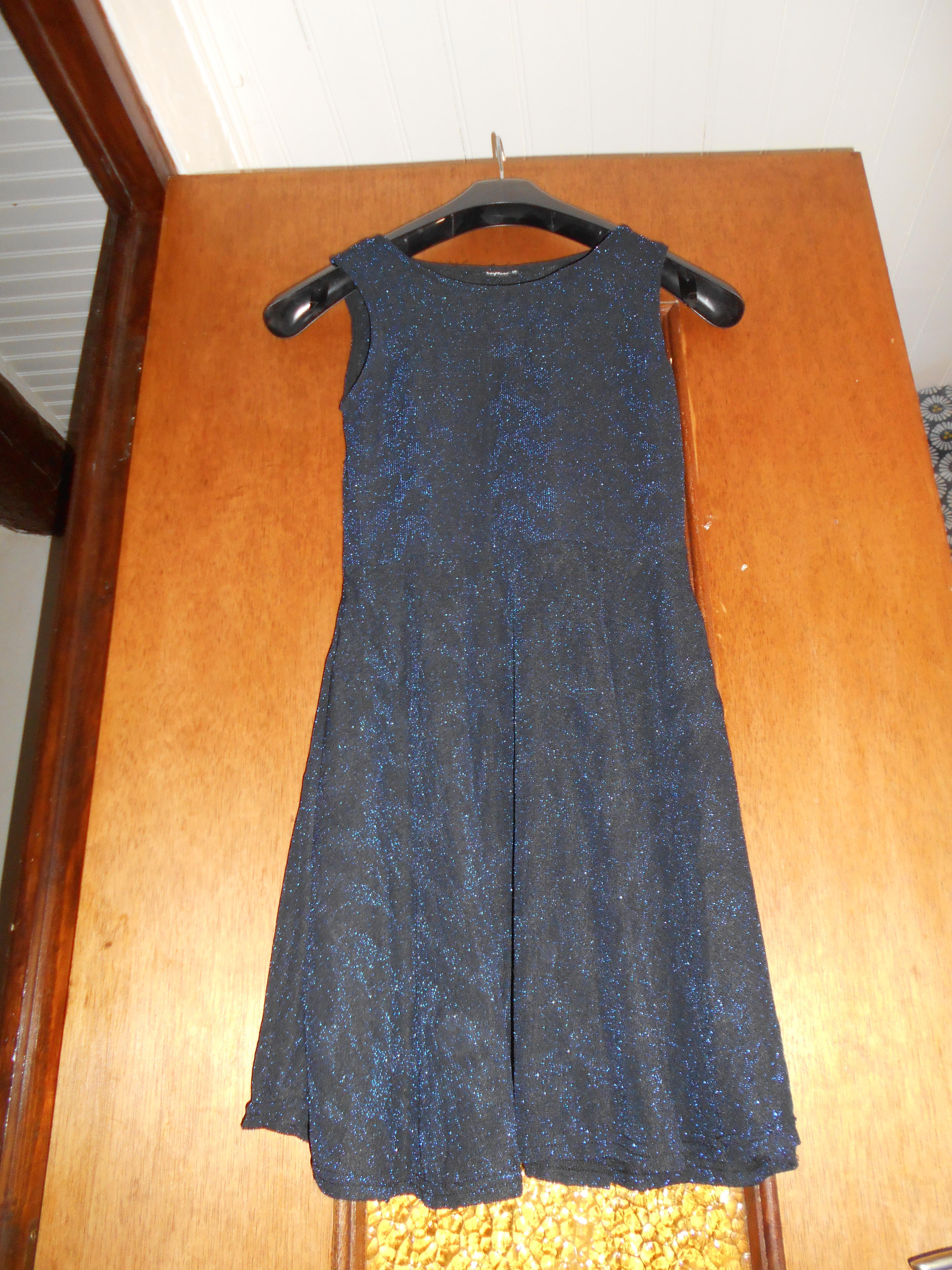 troc de troc robe bleue motifs pailletés image 0