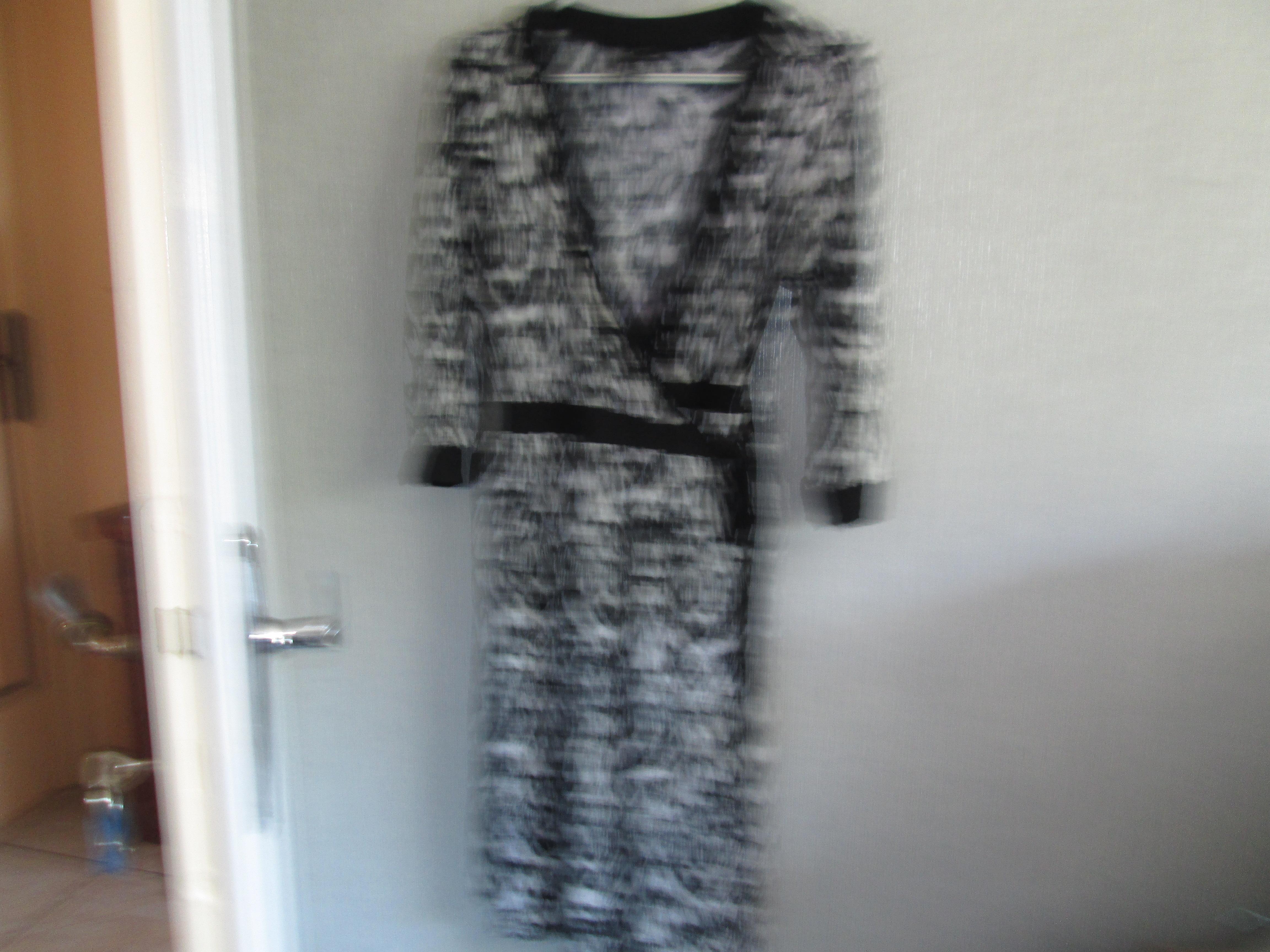 troc de troc robe noir et blanc taille m ( 46) 10 noisettes image 0