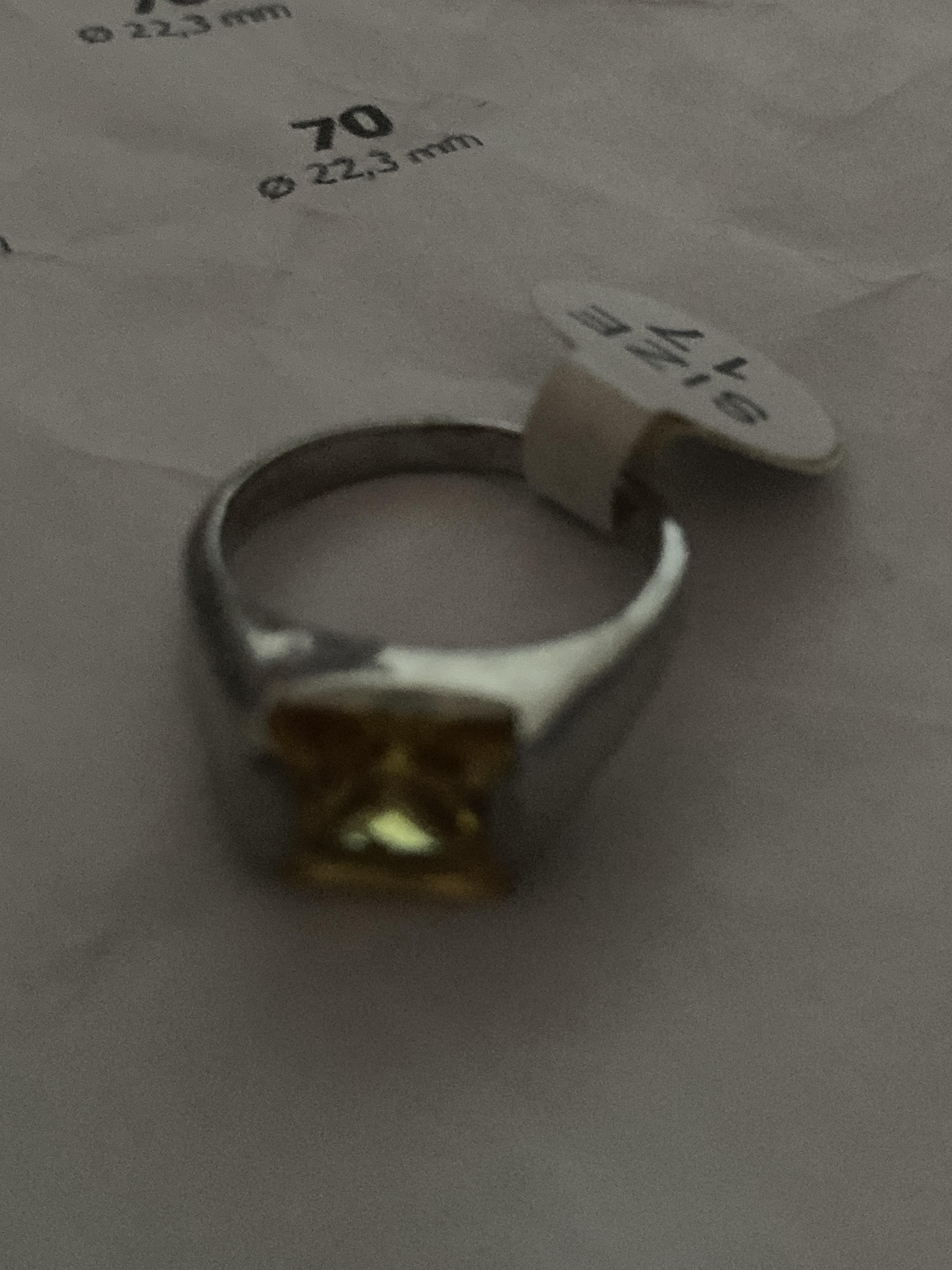 troc de troc bague argentée avec brillant jaune image 2