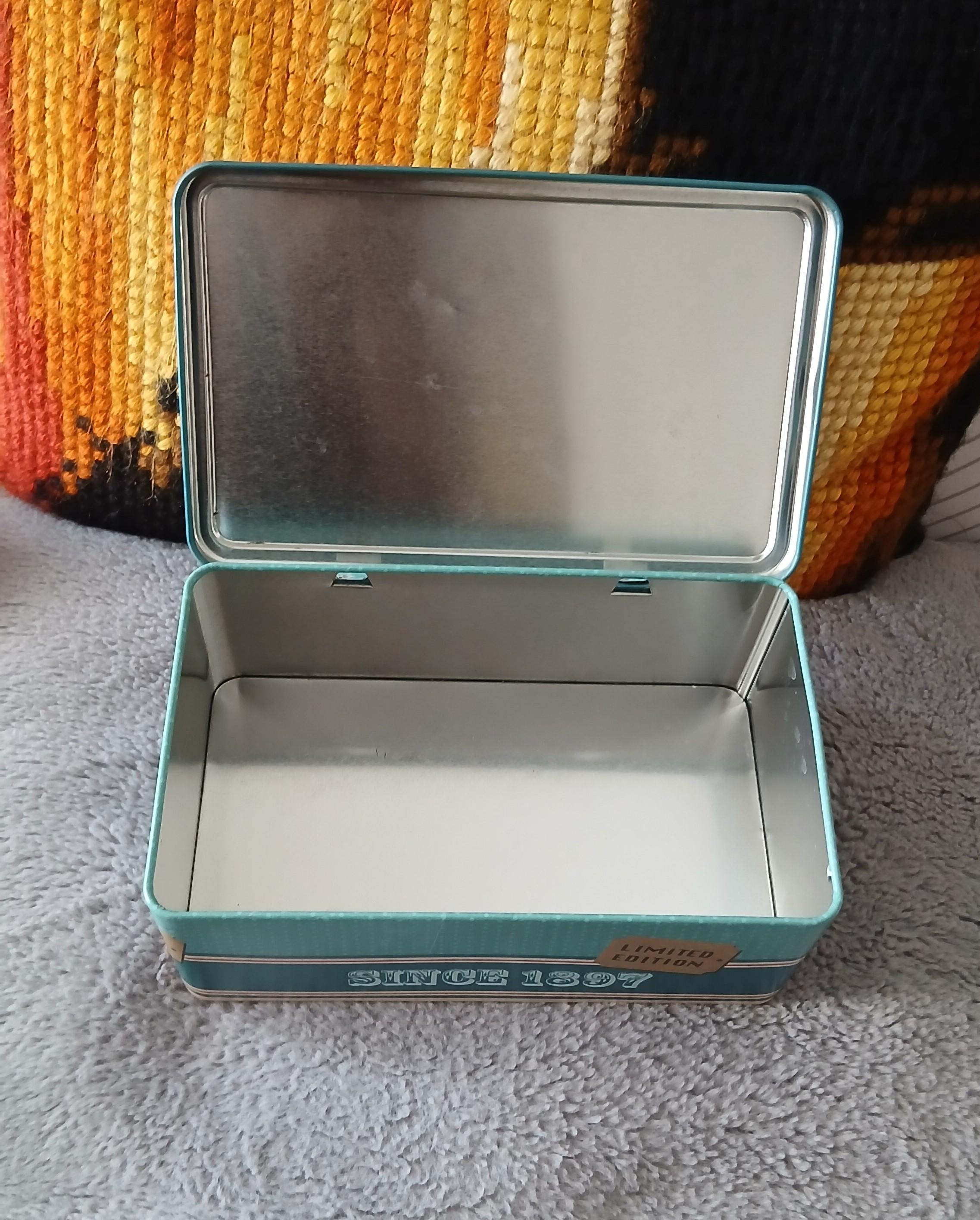 troc de troc une boîte en fer image 1