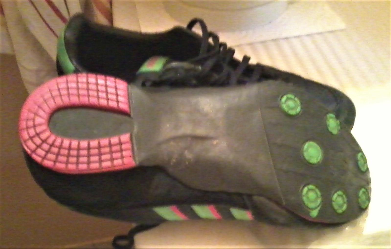troc de troc baskets adidas..nubuk noir.bon etat.. image 2