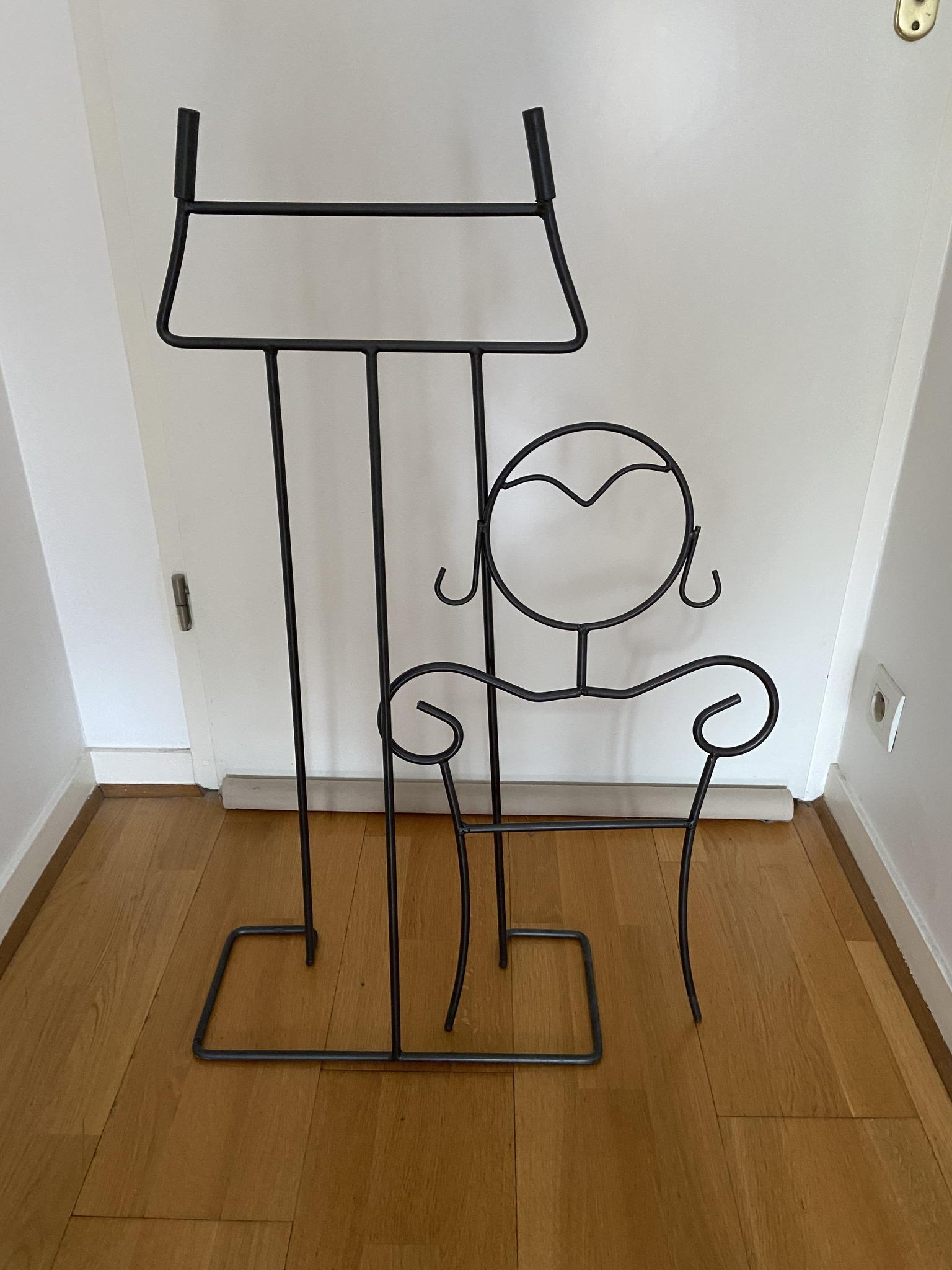 troc de troc valet à vêtements féminin en forme de fillette à couettes image 2