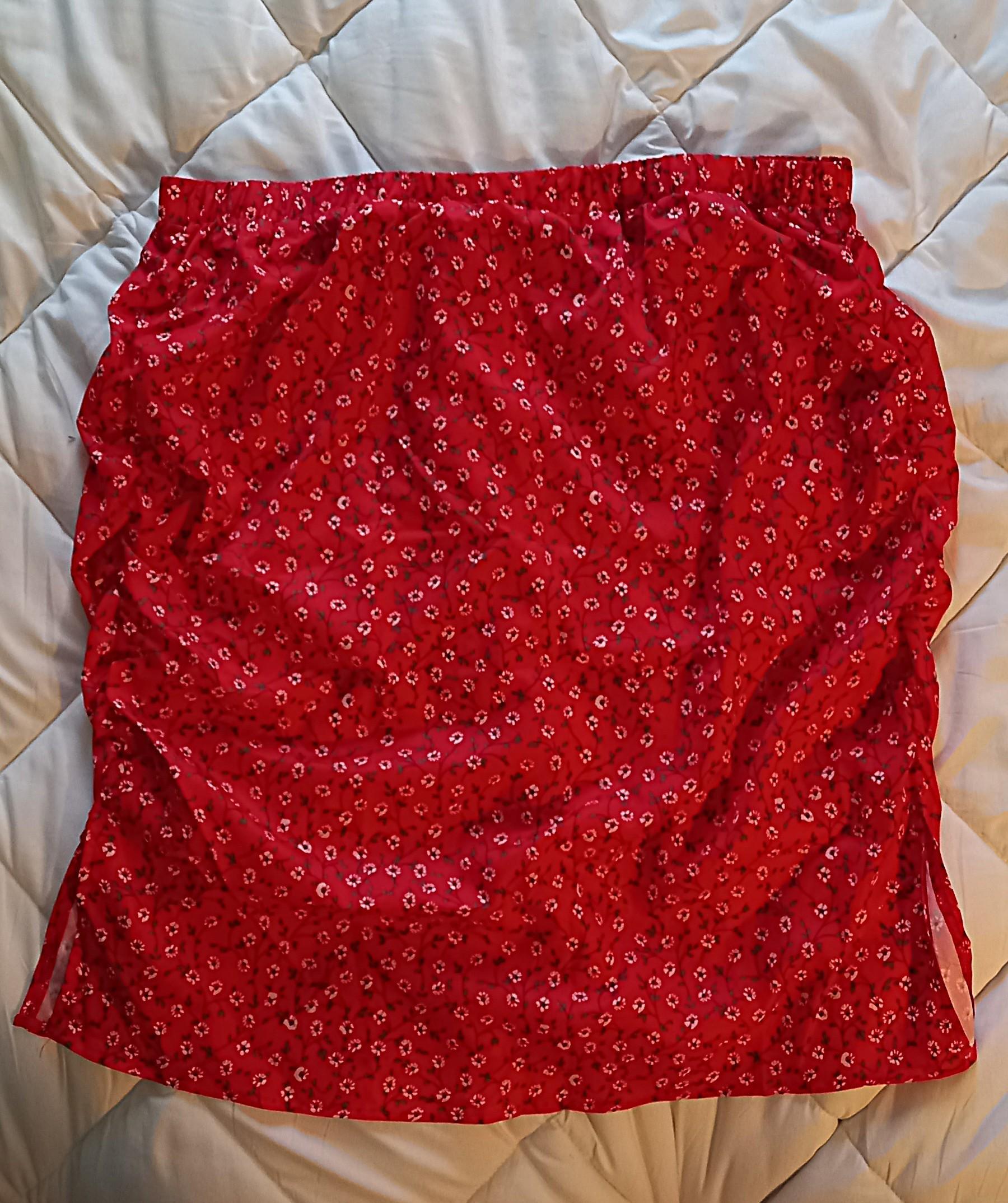 troc de troc jupe fleurie à ruché. image 0