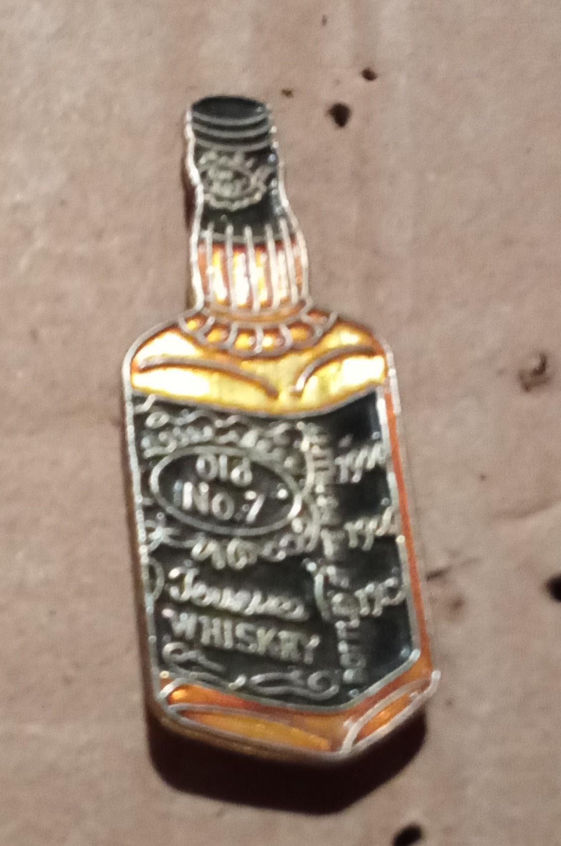 troc de troc pin's whisky vever803 image 0