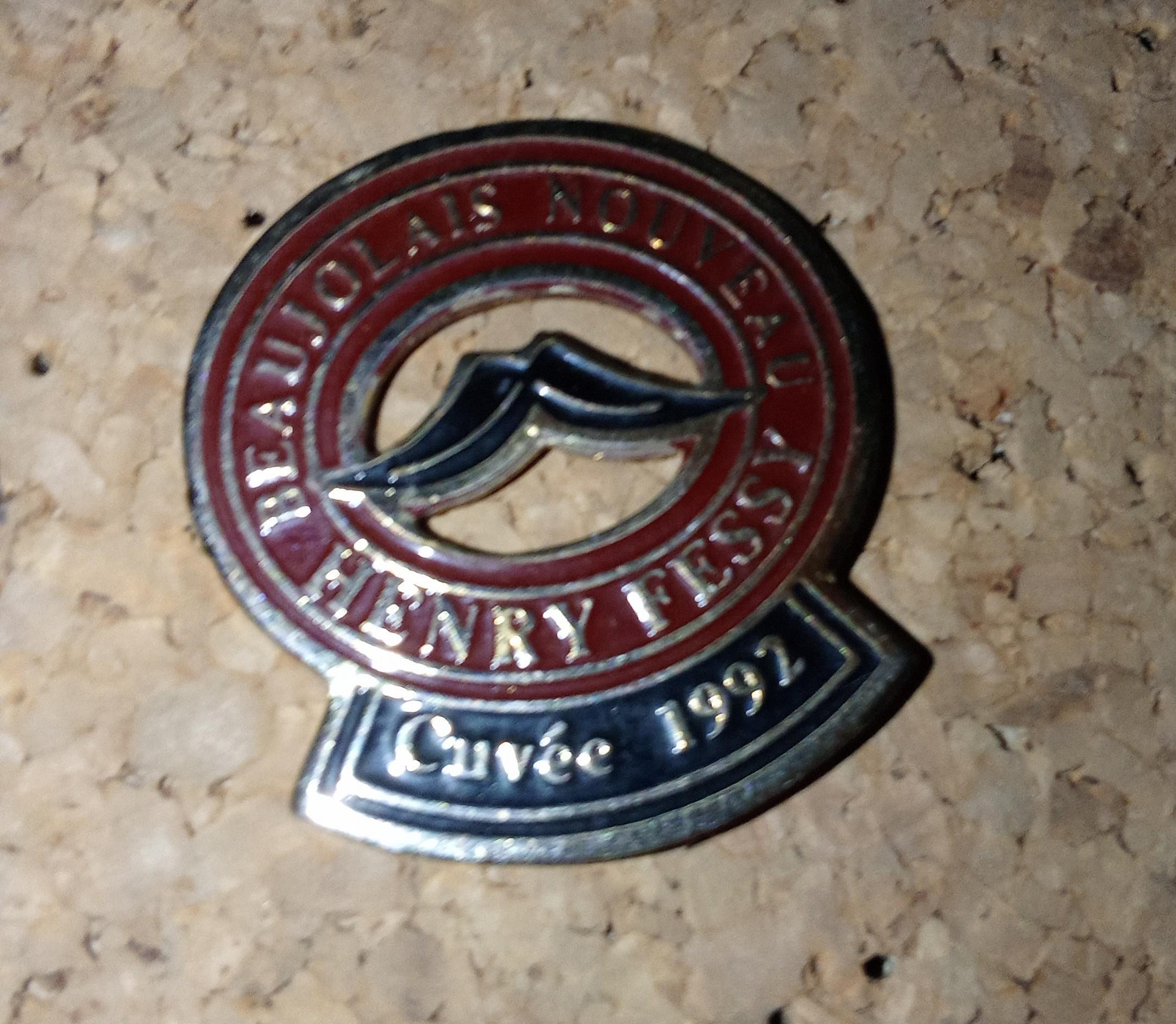 troc de troc pin's vin sans attache image 0