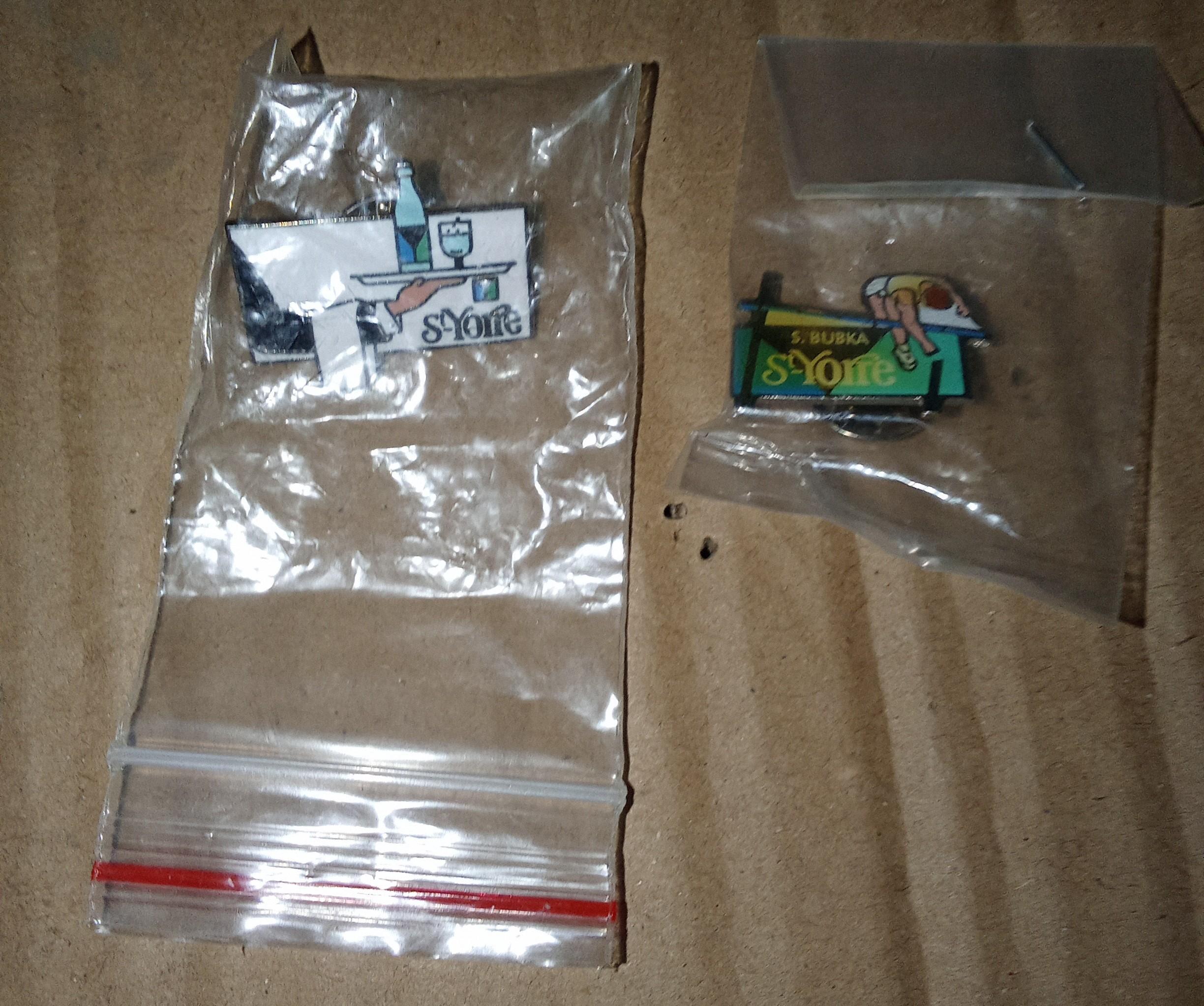 troc de troc pin's avec attache gisette image 0