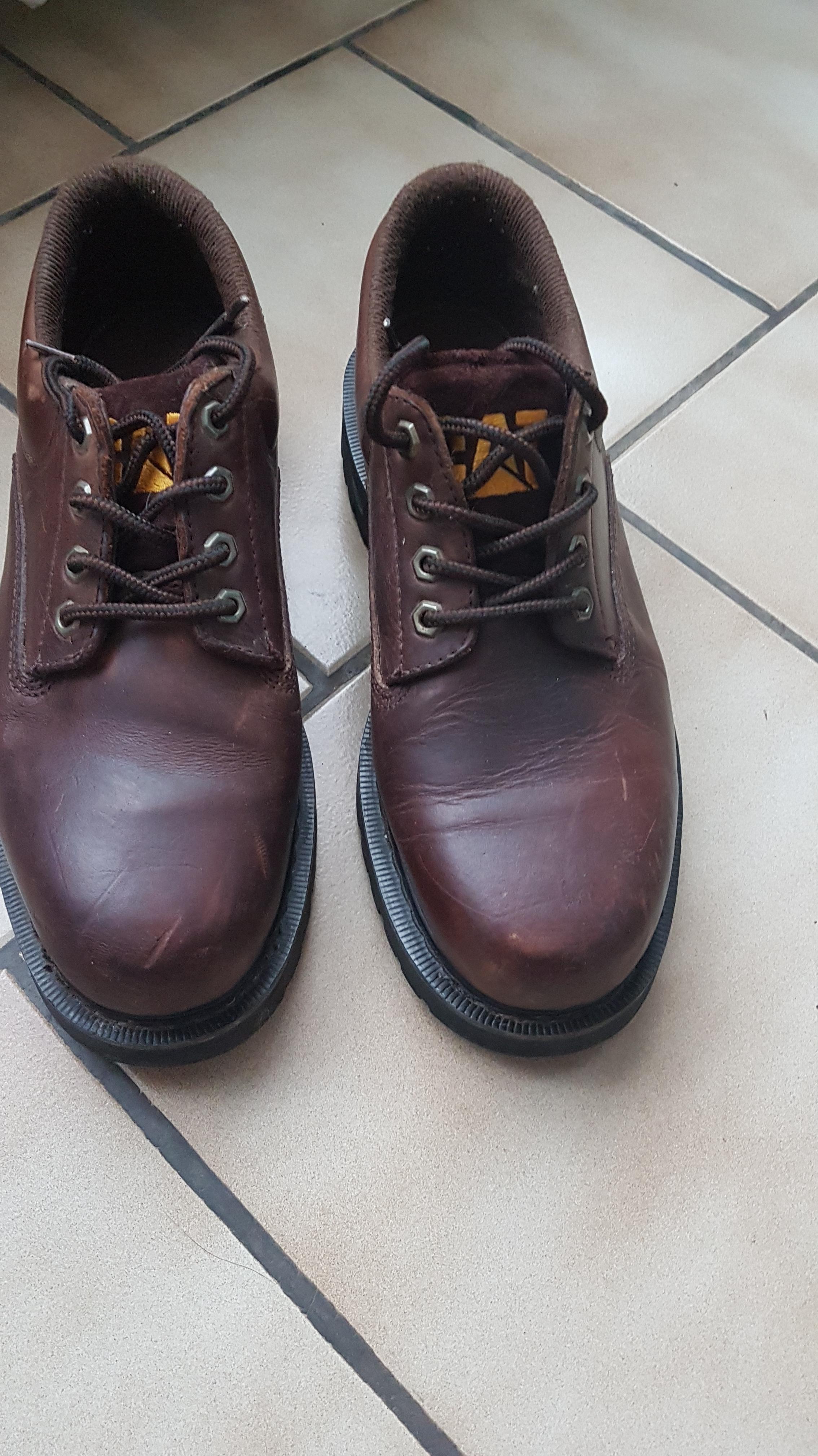 troc de troc chaussures homme caterpillar taille 43 réservé calinou02 image 0