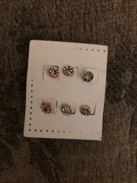 troc de troc lot de 3 paires de petites boucles d'oreilles oreilles percées image 0