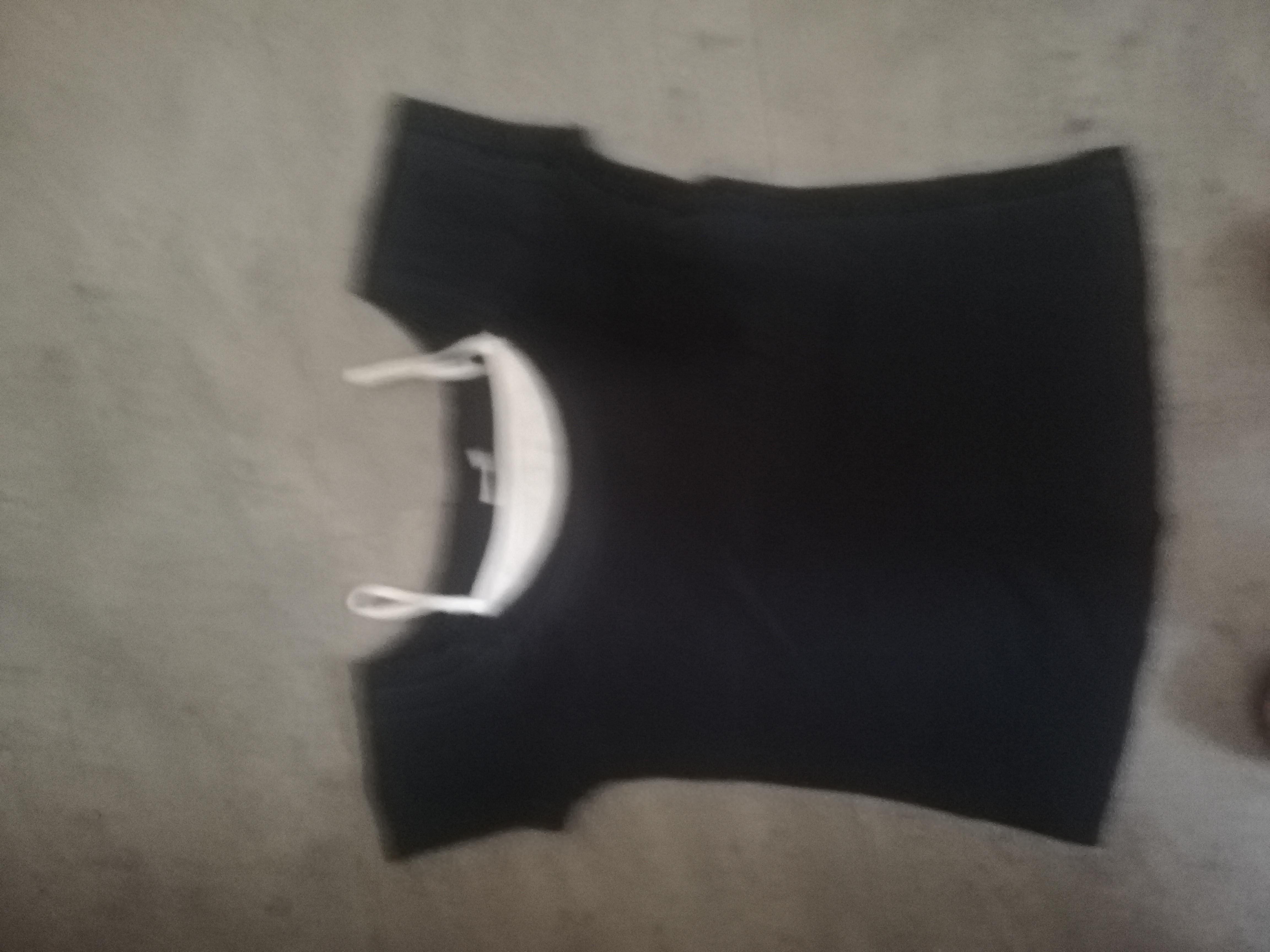 troc de troc tee shirt noir  avec debardeur  blanc  dessous 3 suisse taille 36/38 image 0