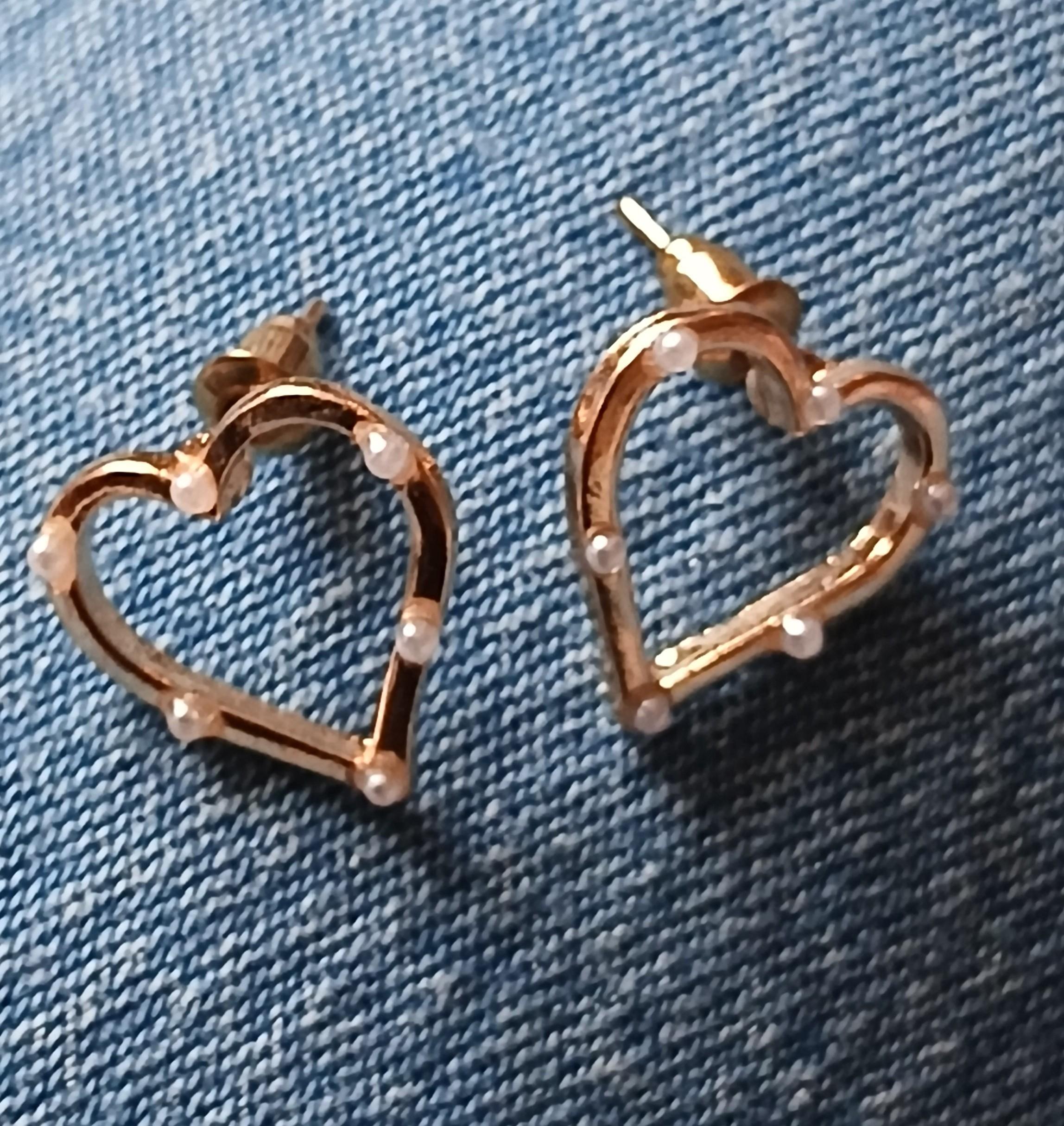 troc de troc une boucle d oreille image 0