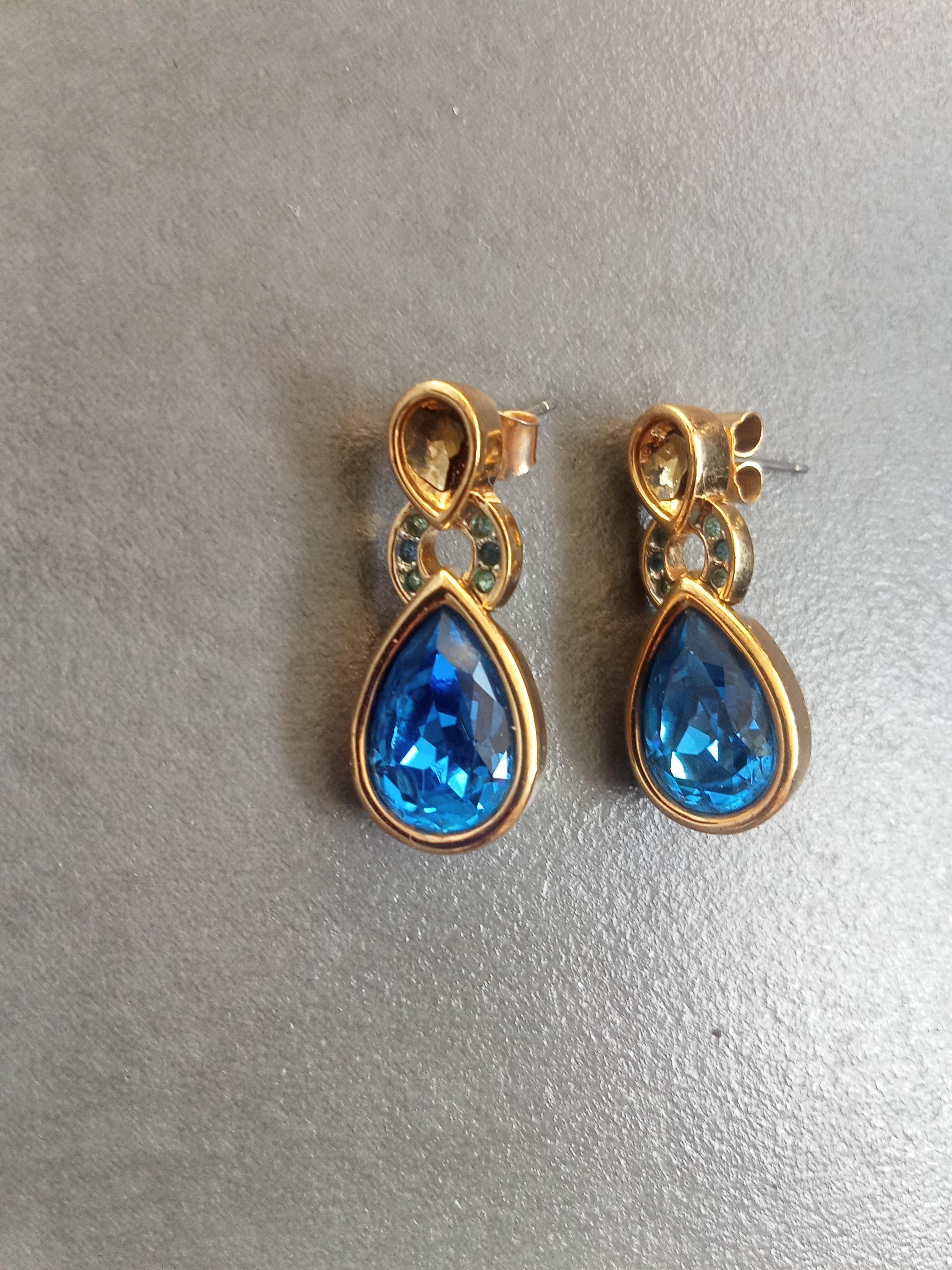 troc de troc boucles d'oreilles swarovski image 1