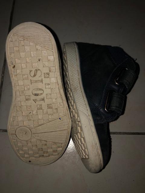 troc de troc chaussures enfant attaches scratch pointure 26 bon état image 1