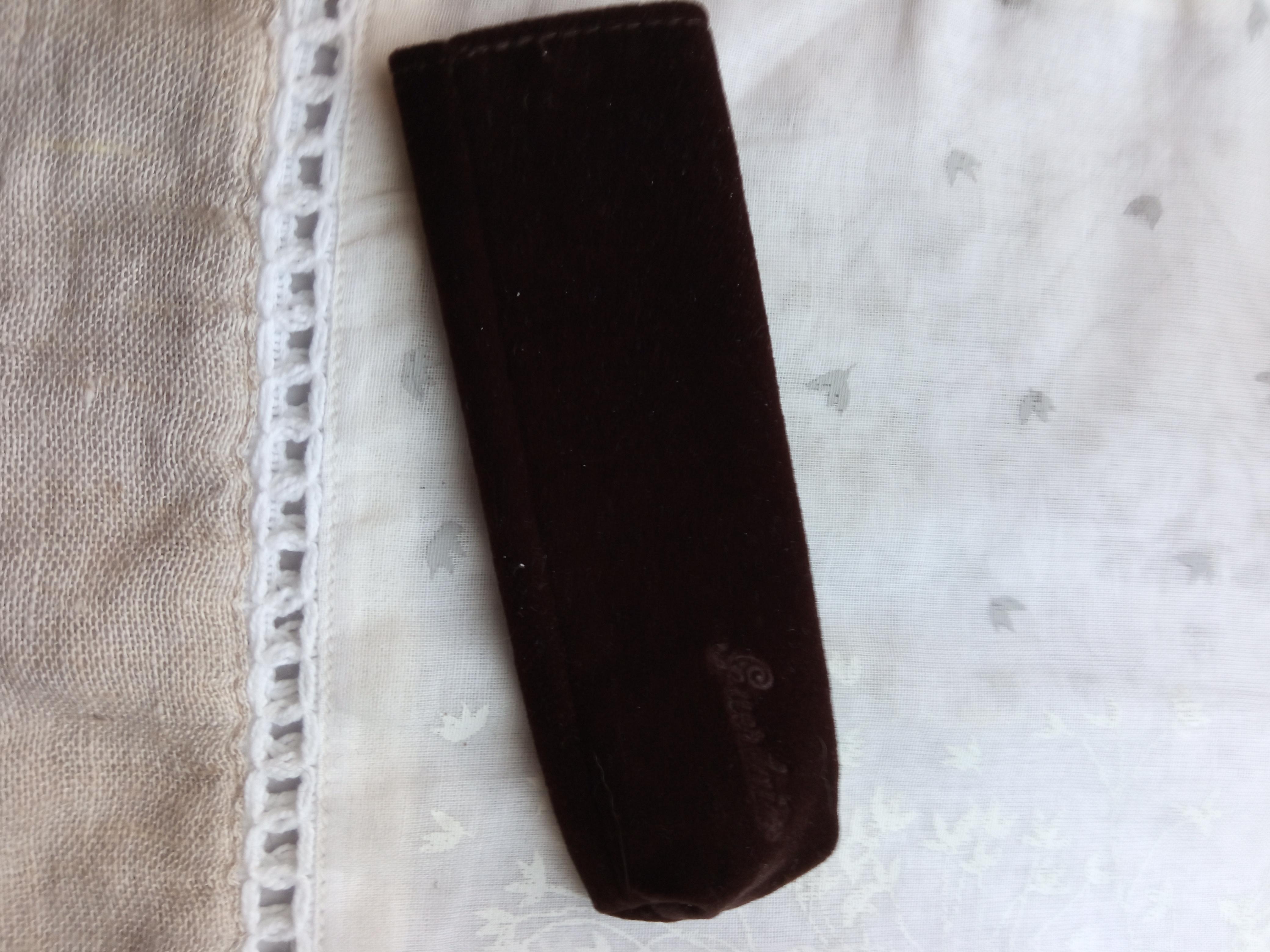 troc de troc etui en velours guerlain pour rouge à lévre image 0