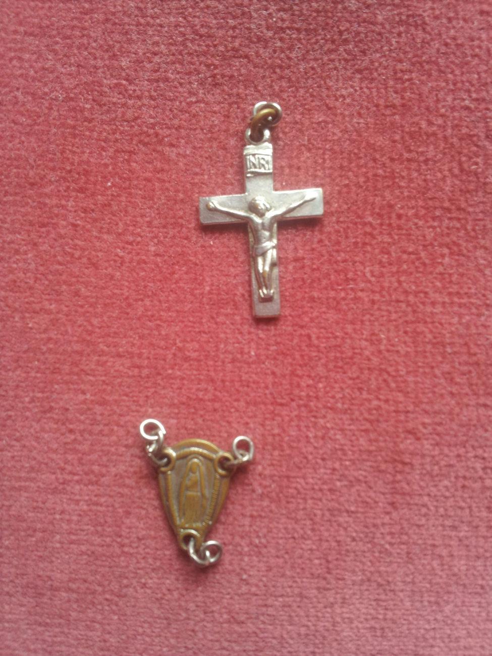 troc de troc croix et médaille religieuses anciennes image 0