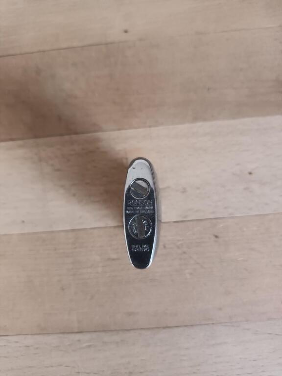 troc de troc réservé e.t. briquet ronson image 1
