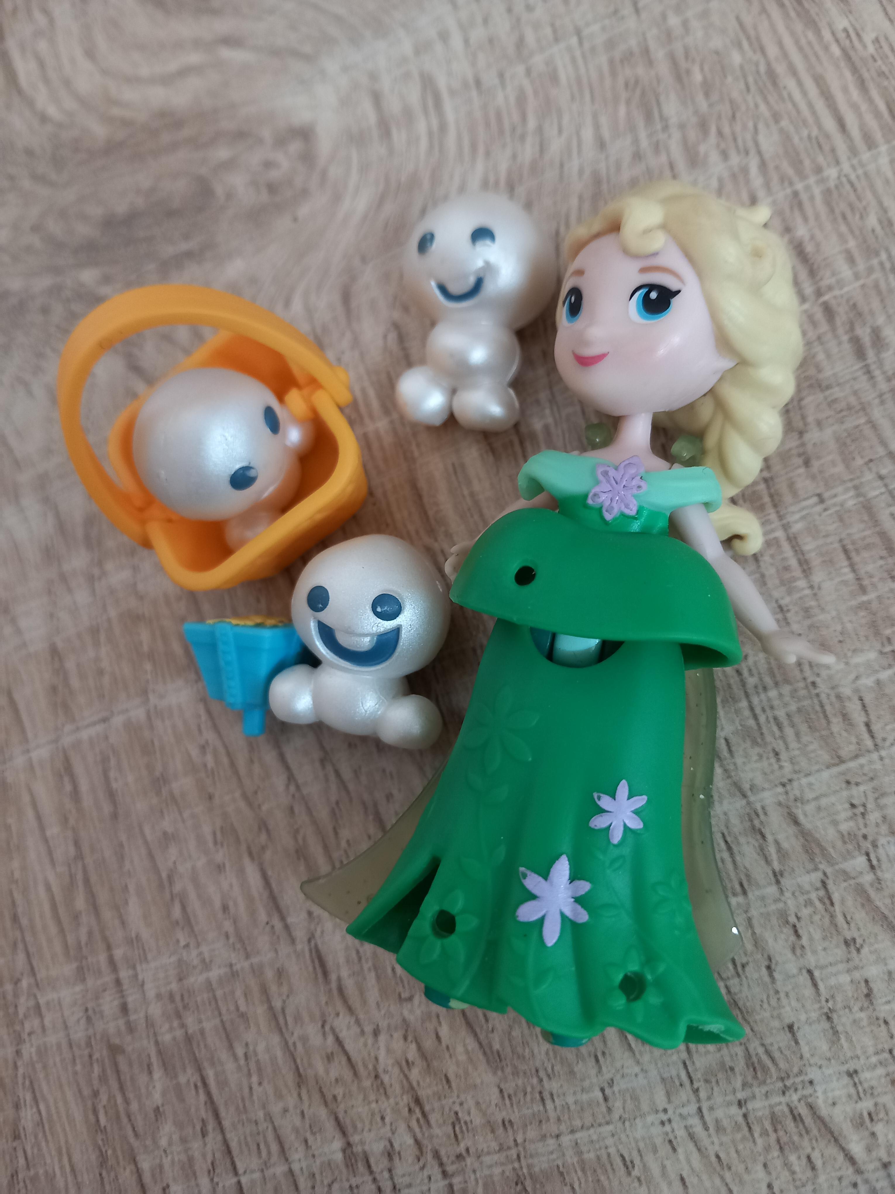 troc de troc Ŕeservé petites figurines fille princesses et chatons image 1