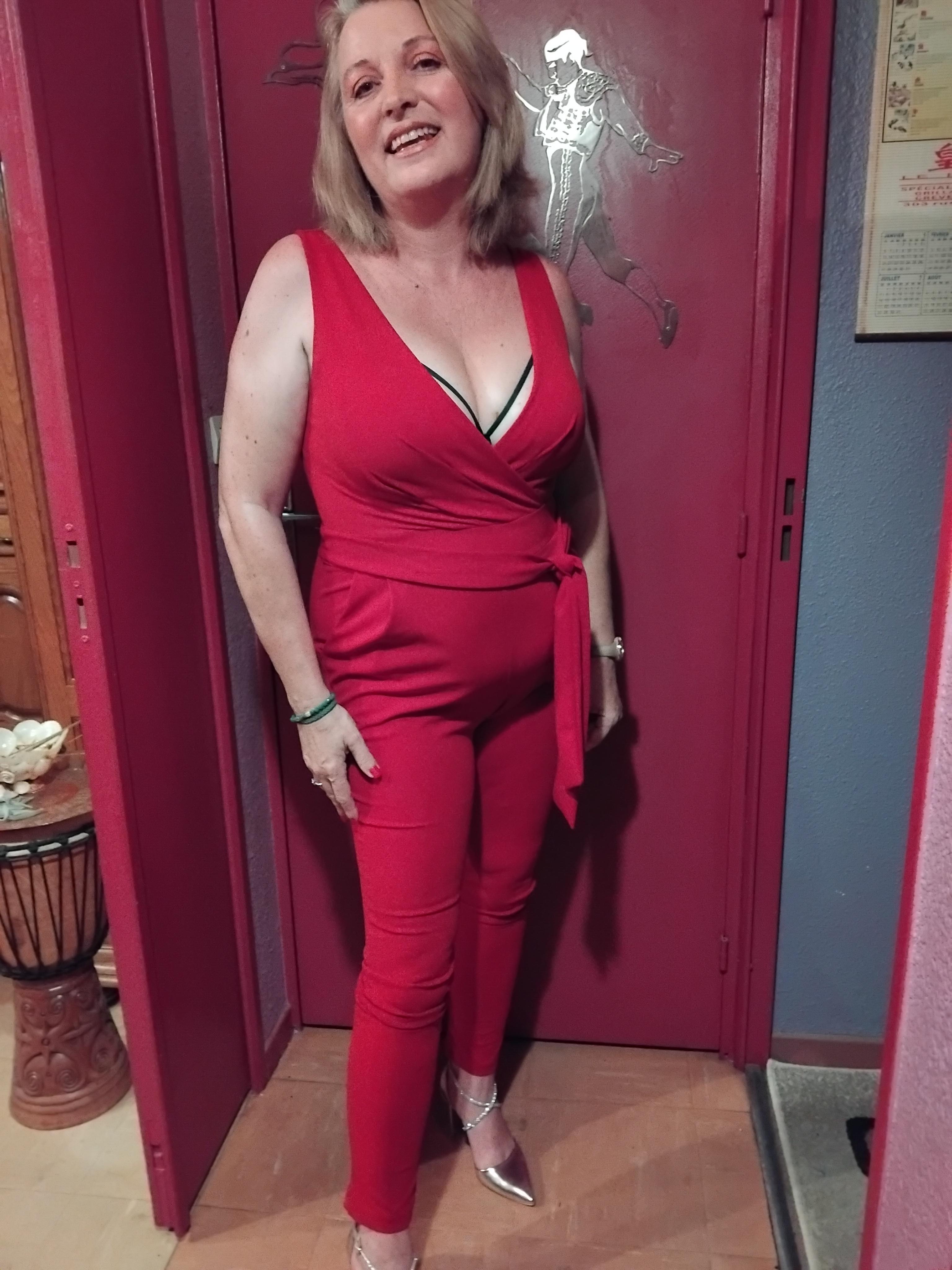 troc de troc combinaison xl rouge tbe image 0