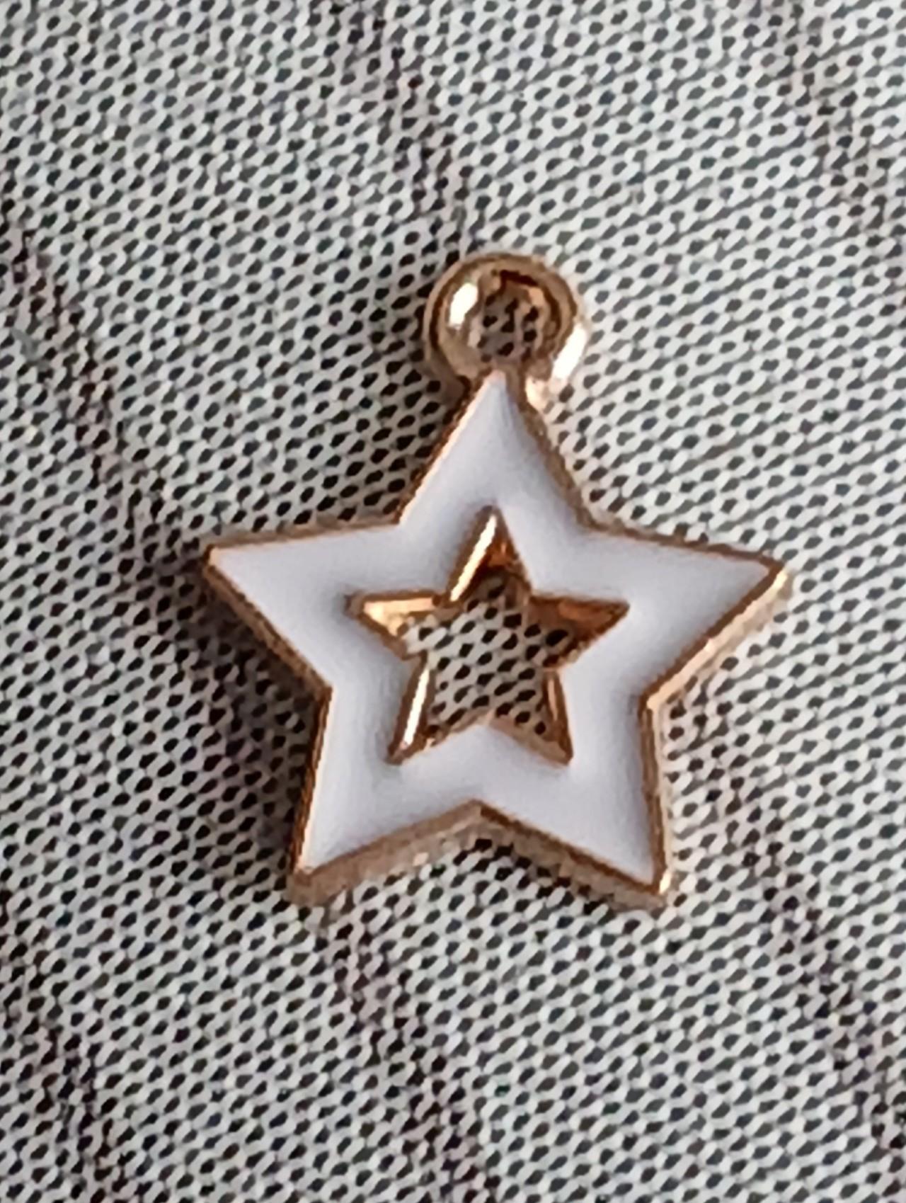 troc de troc reserver valvi. un pendentif image 0