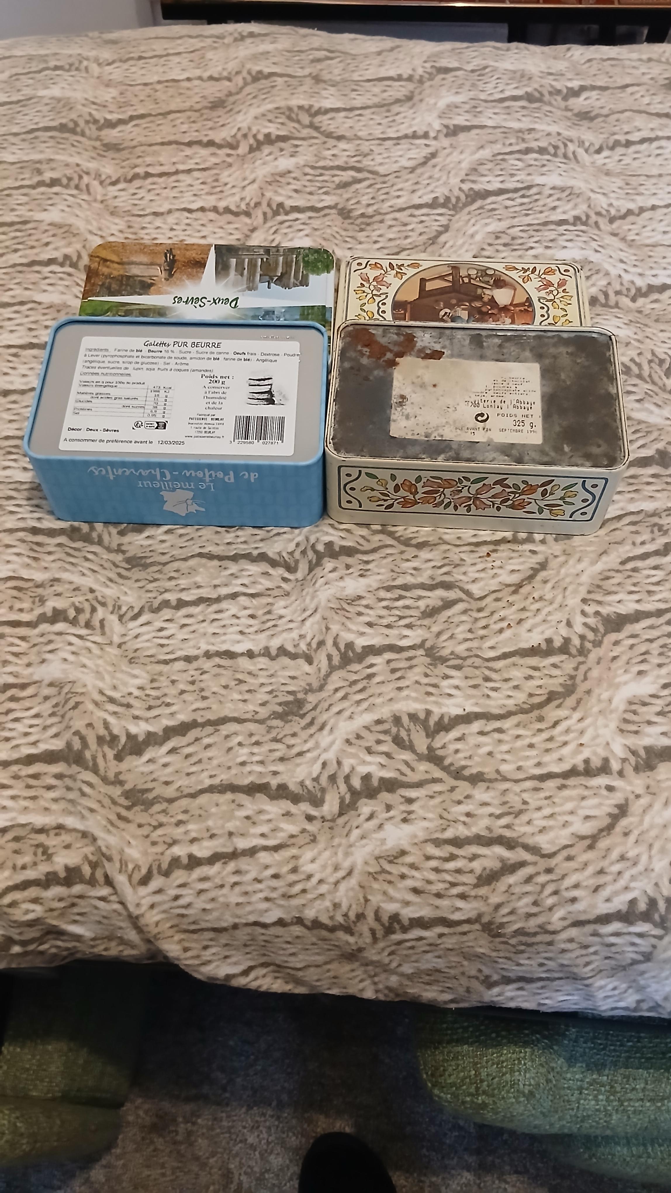 troc de troc deux boîtes en fer image 2