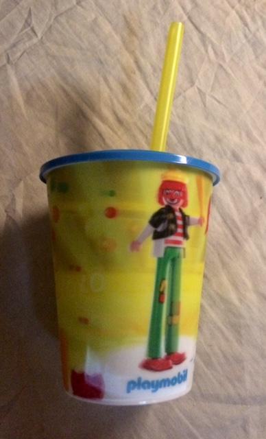troc de troc verre gobelet playmobil avec sa paille image 0
