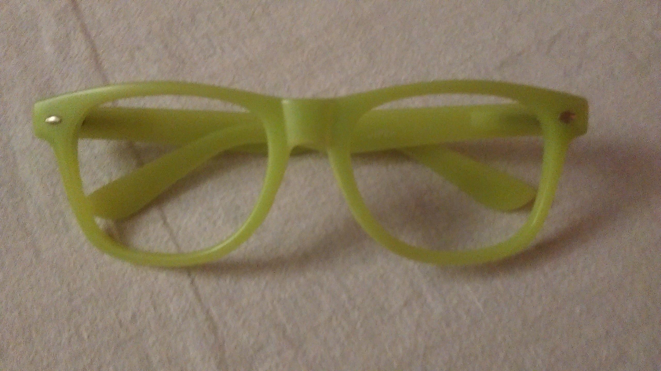 troc de troc monture de lunettes verte anis. image 0