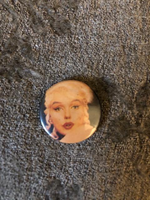 troc de troc petite broche marilyn diam. 2,5cm image 0