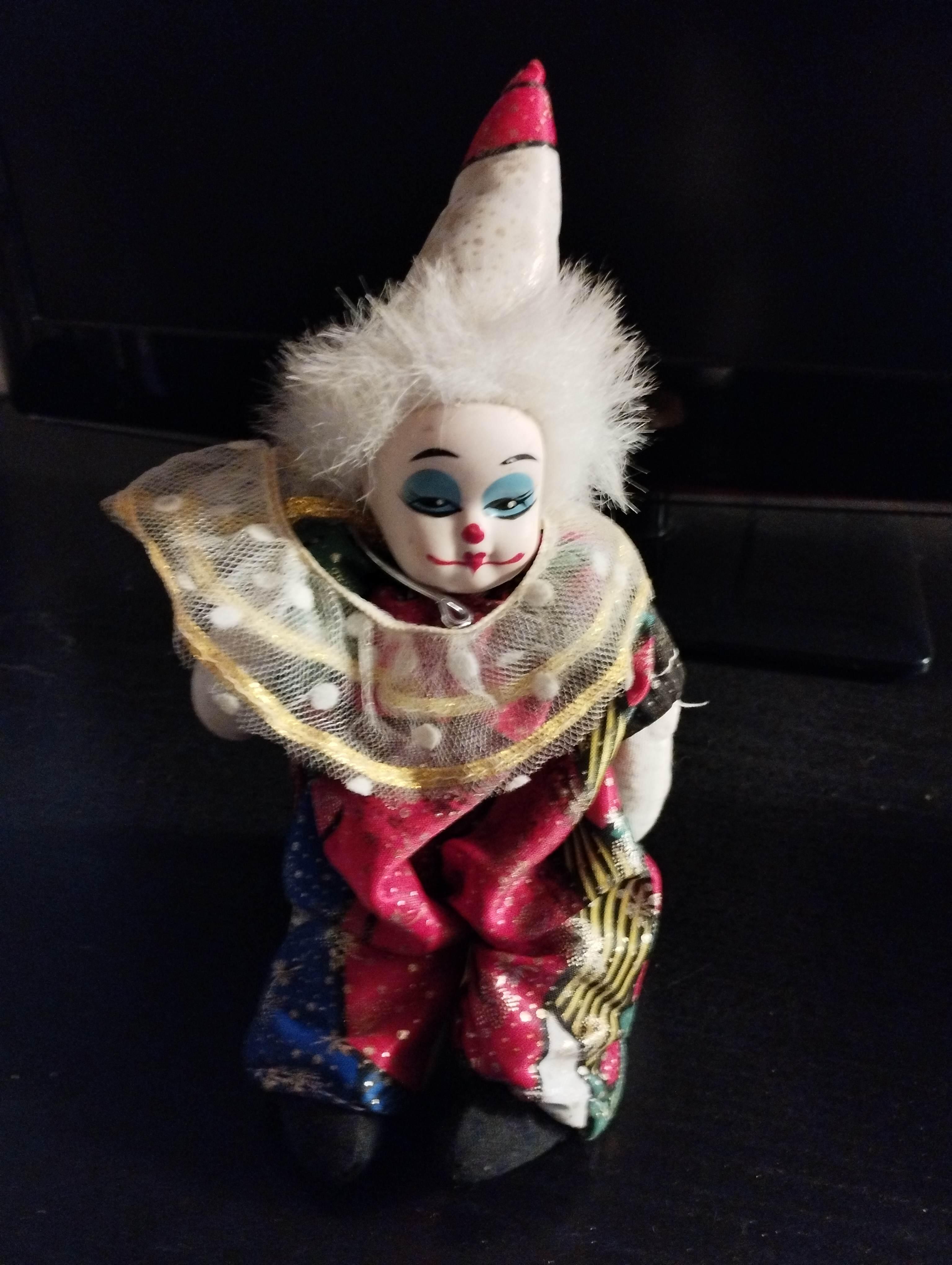 troc de troc clown en porcelaine image 0