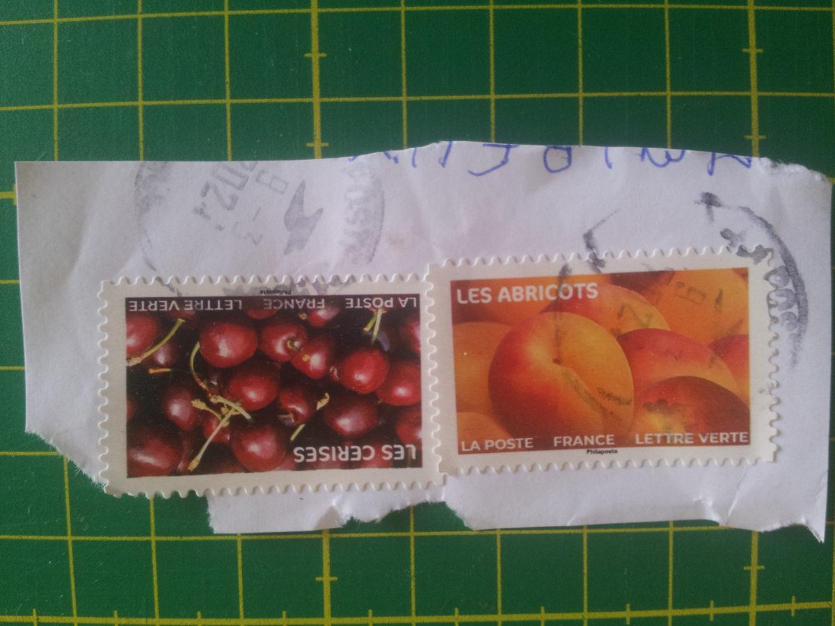 troc de troc deux timbres oblitérés fruits image 1