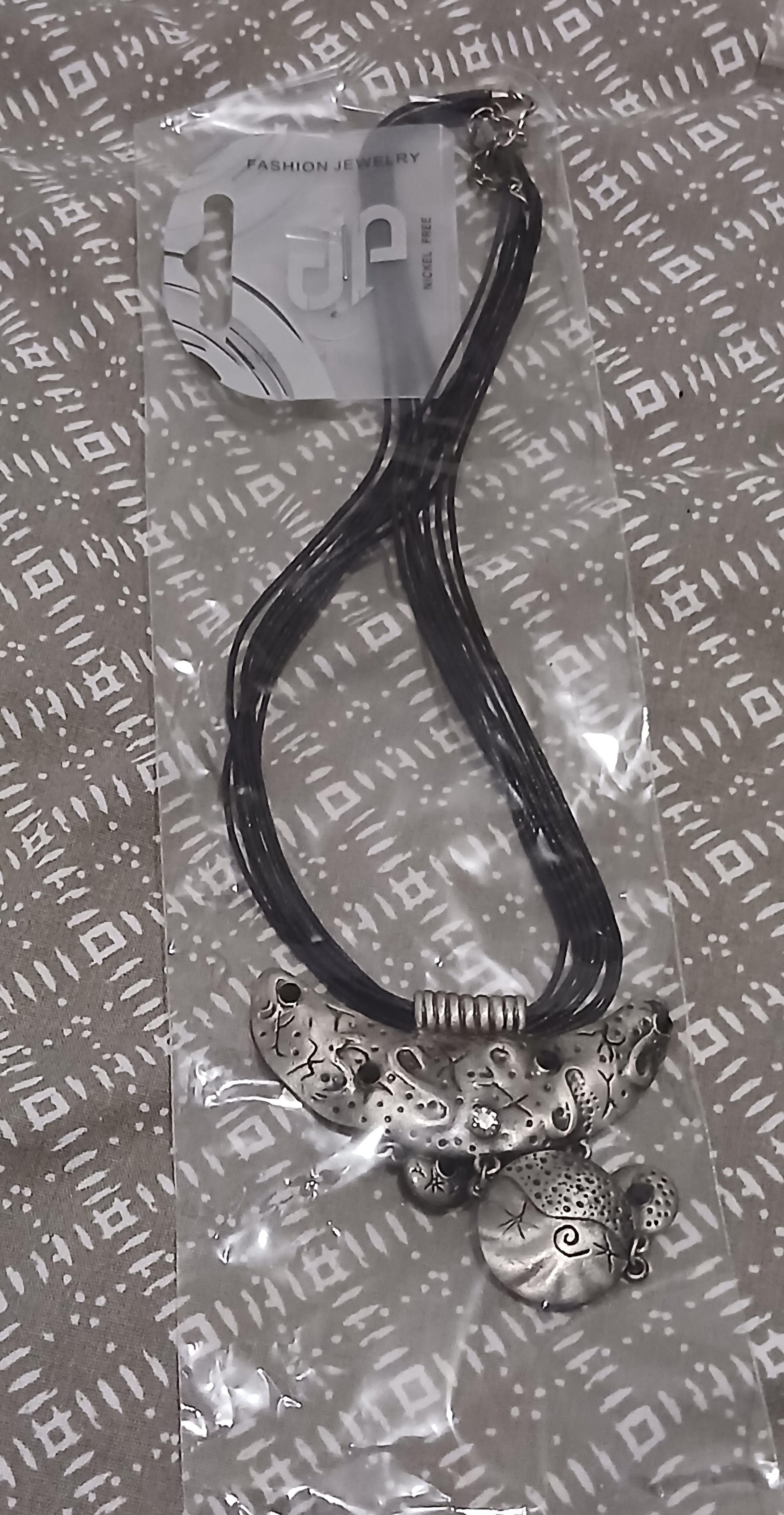 troc de troc collier femme image 0