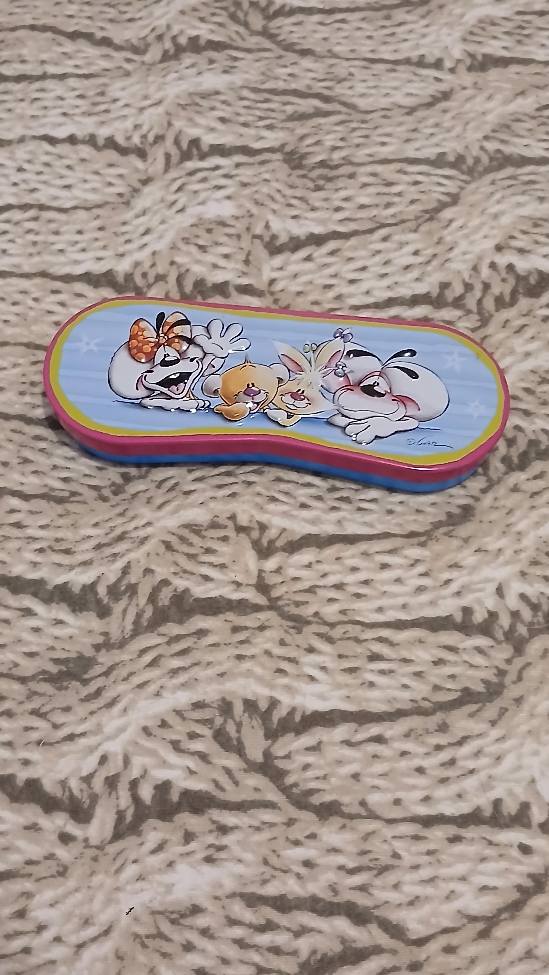 troc de troc reserver fidji. plumier en fer image 0