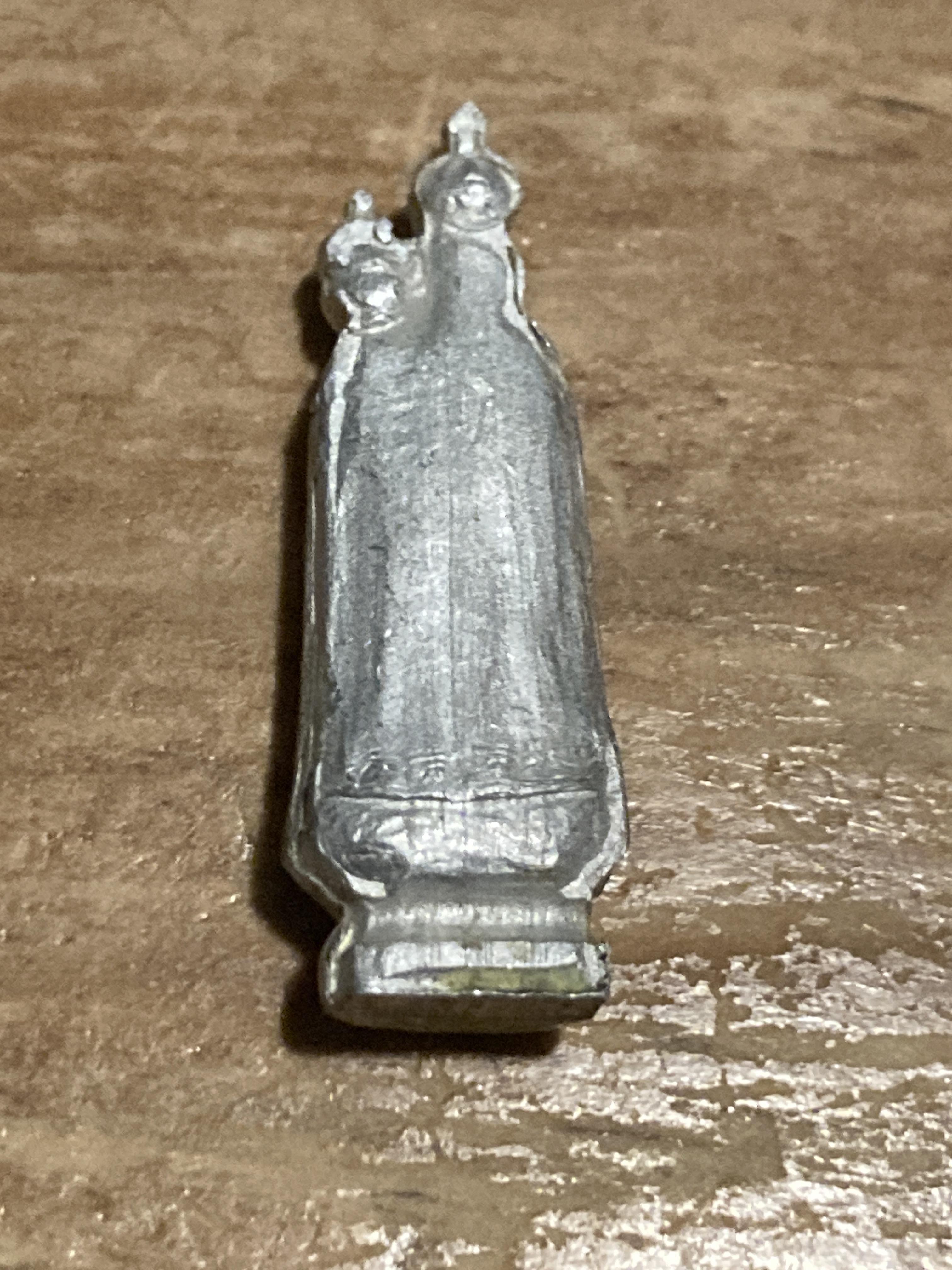 troc de troc fève métal très ancienne image 1