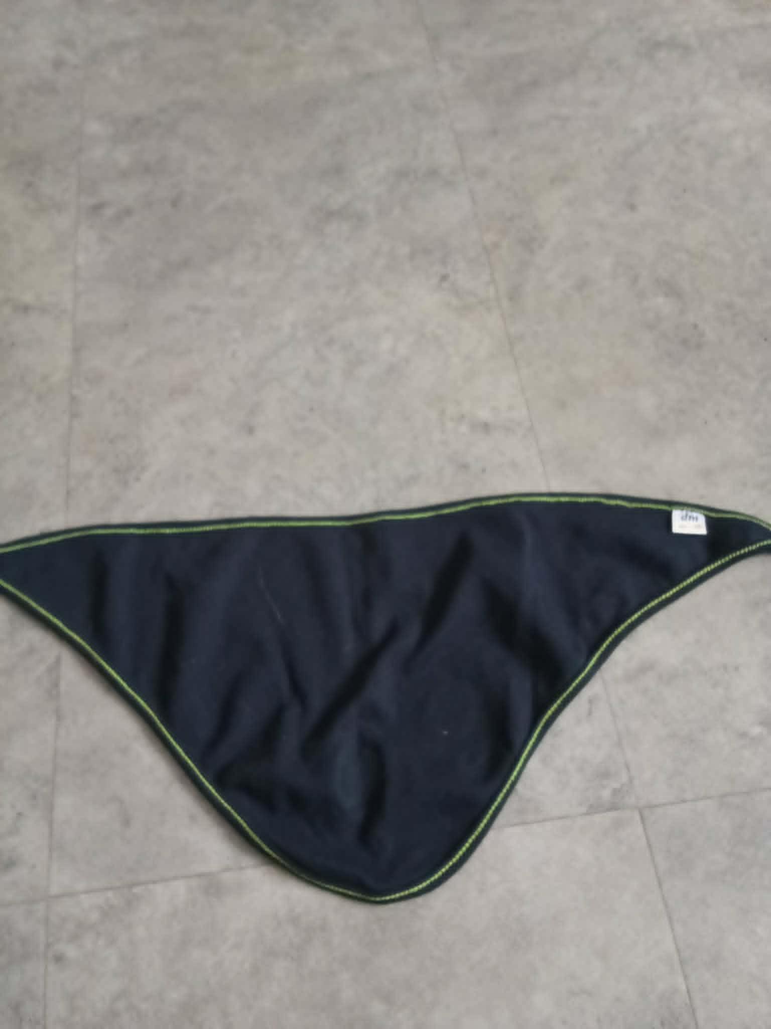 troc de troc fichu noir bébé jusqu'a 2 ans image 0