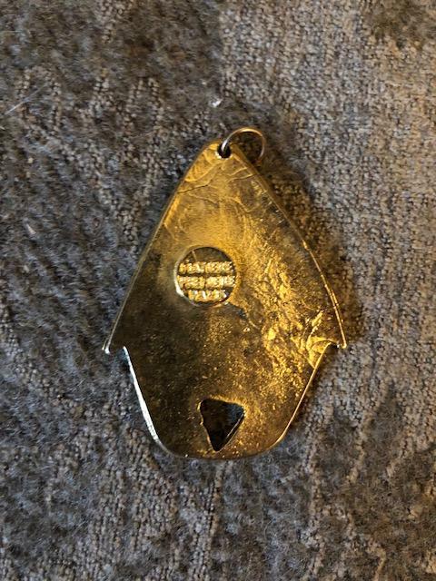 troc de troc (réservé) pendentif cabane matière première métal doré hauteur 5,2cm image 1