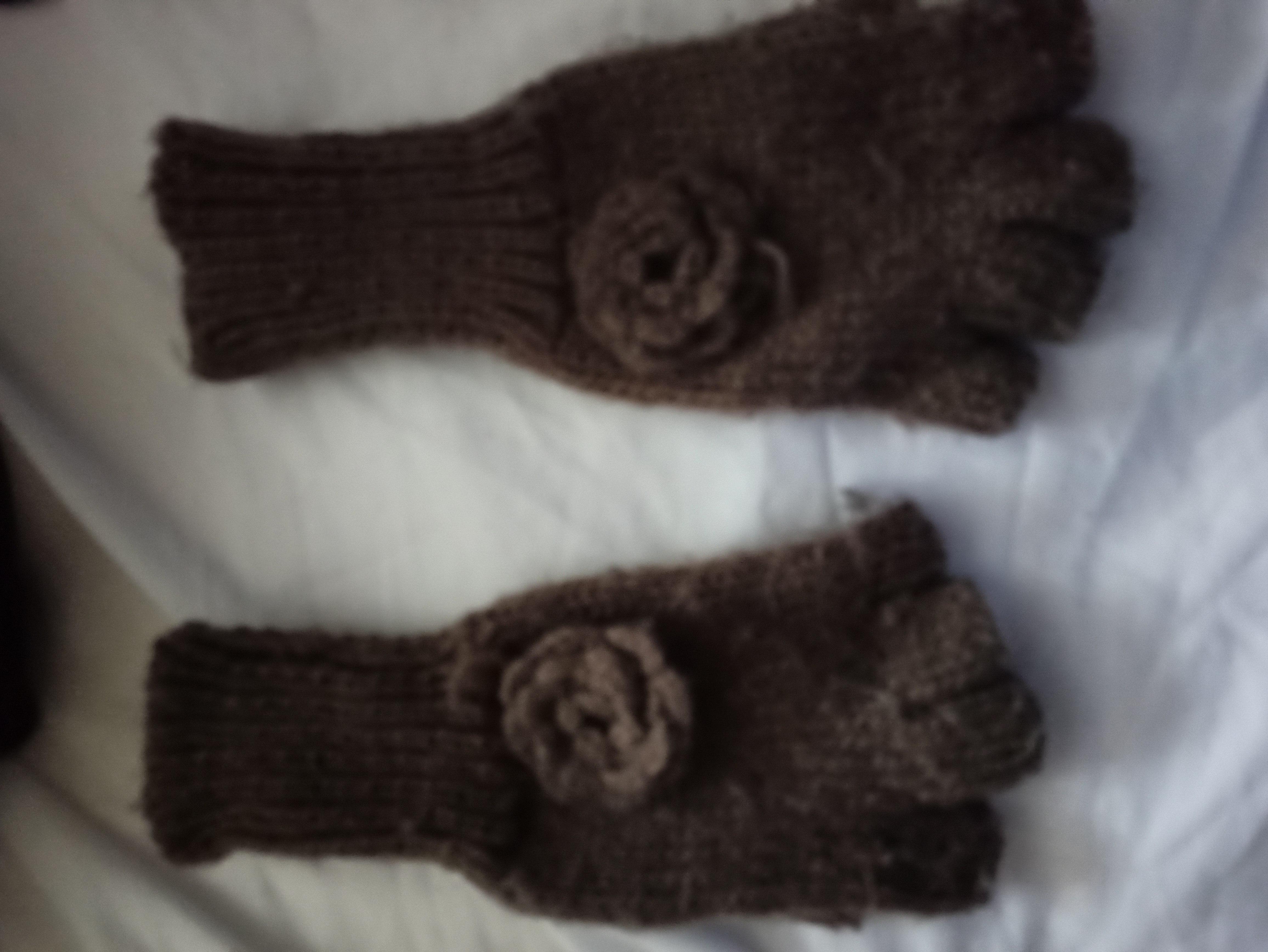 troc de troc gants en laine sans doigt genre mitaines avec une fleur sur le de image 0